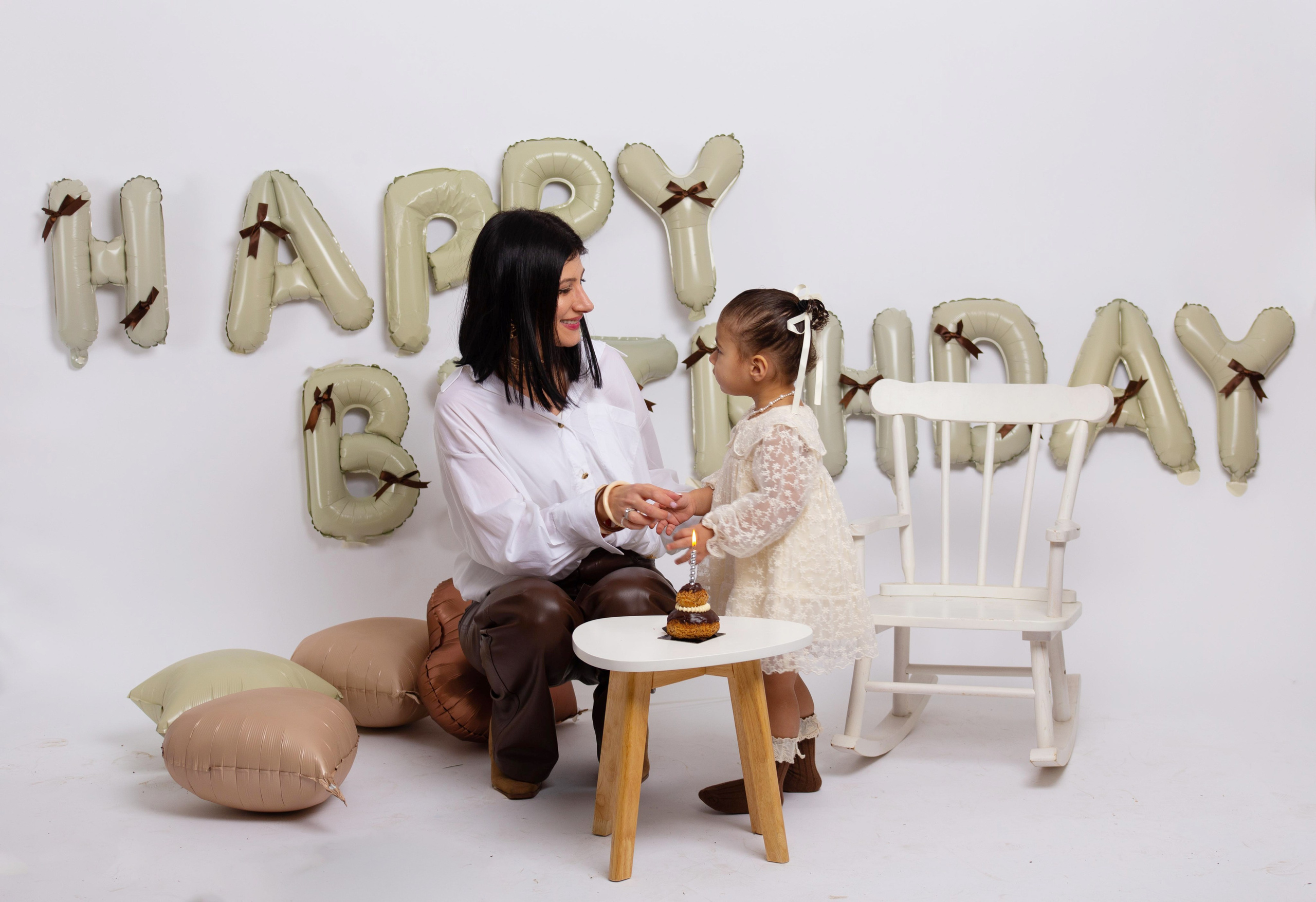 Séance photo anniversaire 2 ans en studio près de Châtellerault. Studio photo « Partage ton bonheur » – Photographe famille près de Châtellerault, Poitiers et Tours