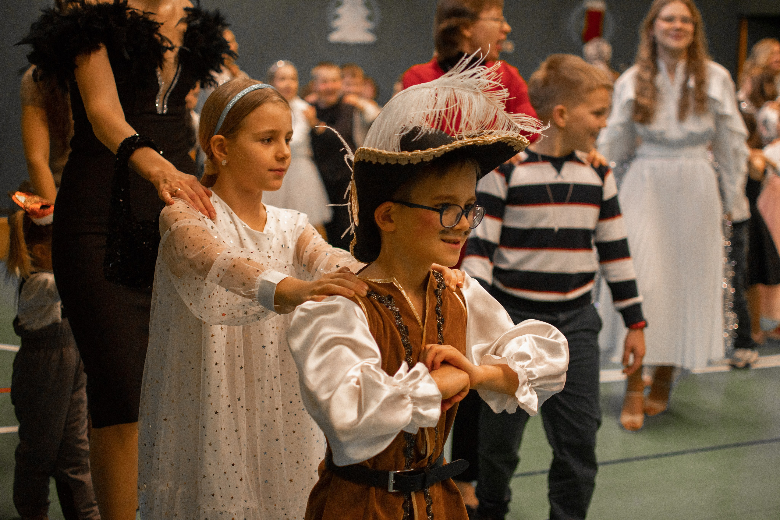 Новогодний хоровод. Семейный и детский фотограф