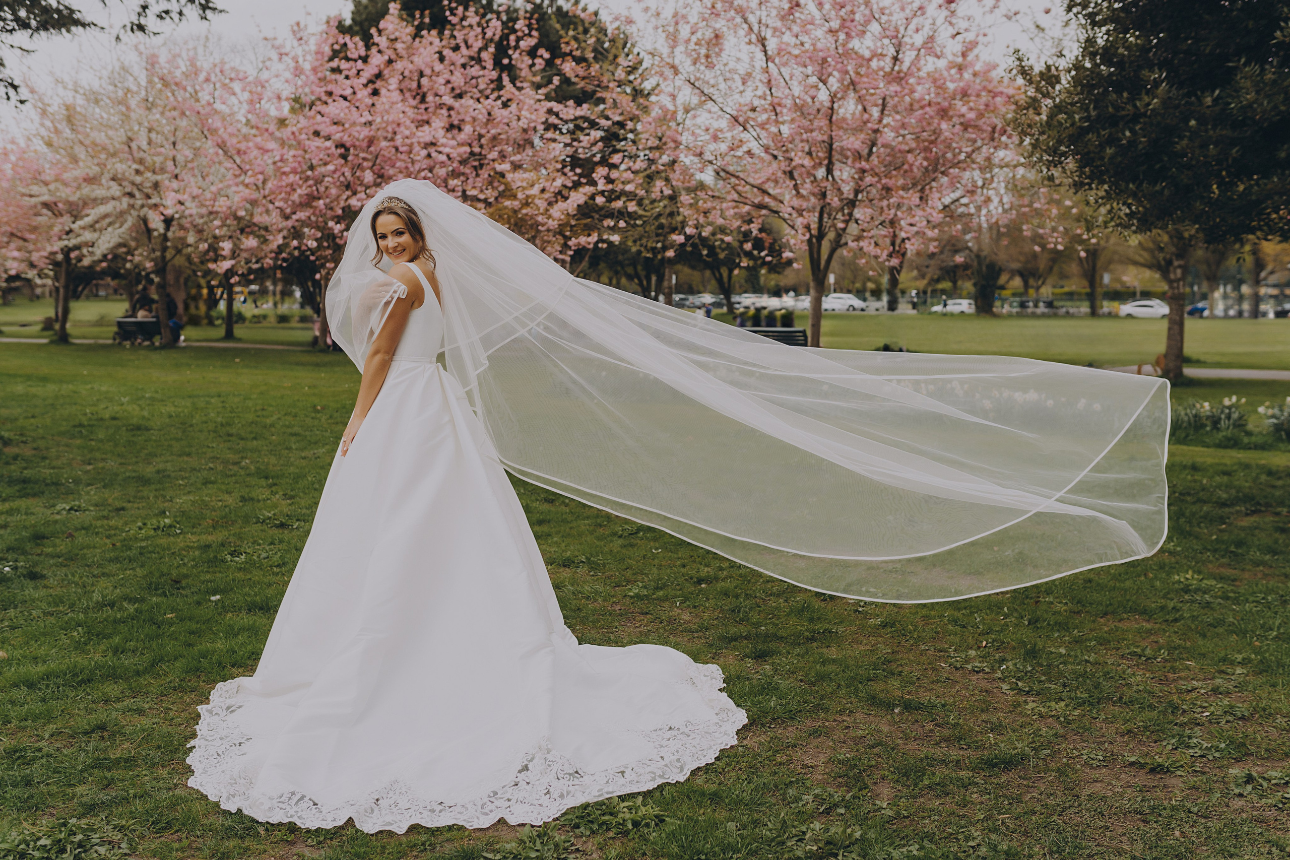 Megan & Oneias. Main