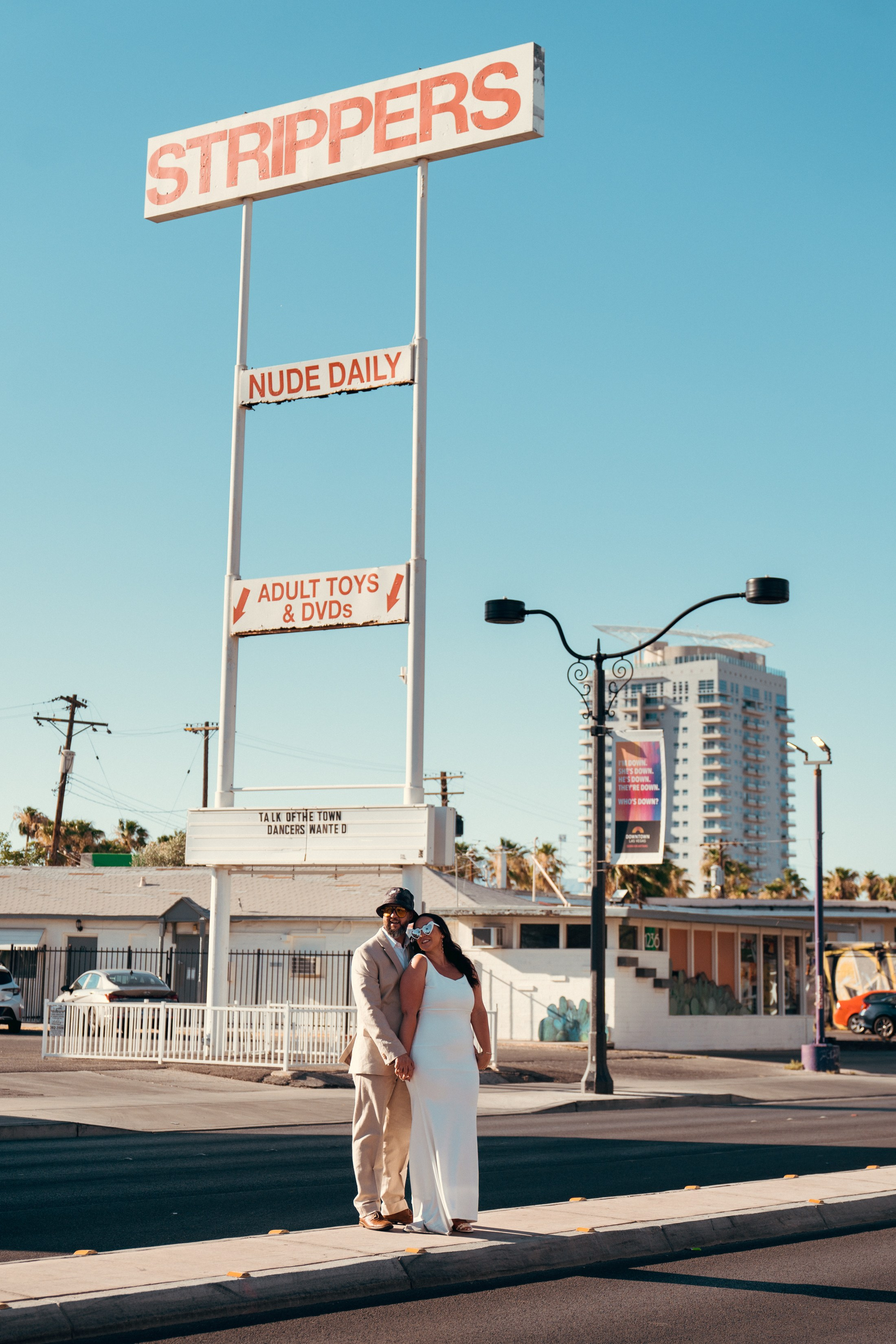 Alli&Nik. Wedding & elopement photographer Viktoriya Kravtsov. Las Vegas