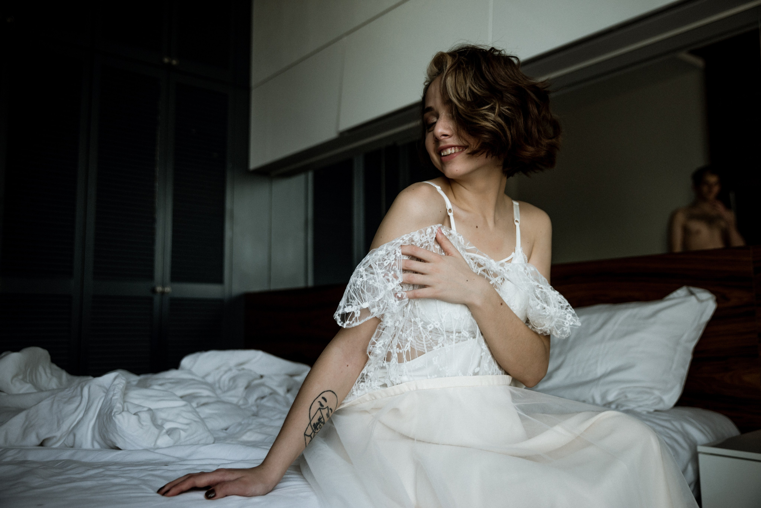 Beautiful wedding photoshoot in Istanbul with Bosphorus view, stunning couple, romantic city atmosphere, wedding photography Europe, wedding videography Europe