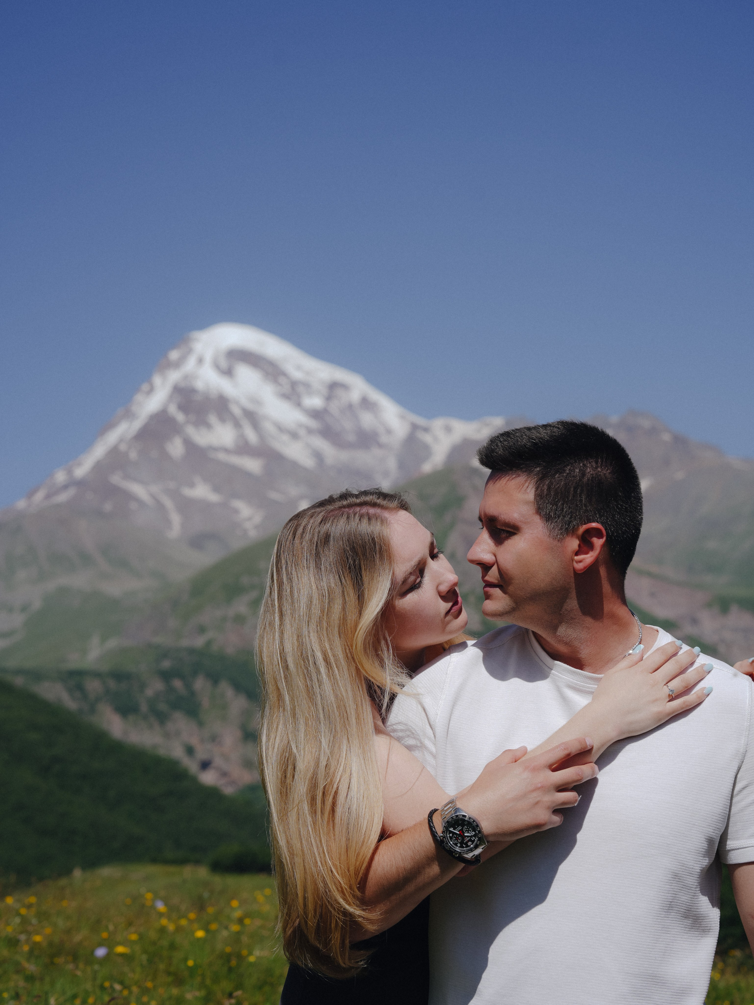 Summer love story photo shoot in Kazbegi