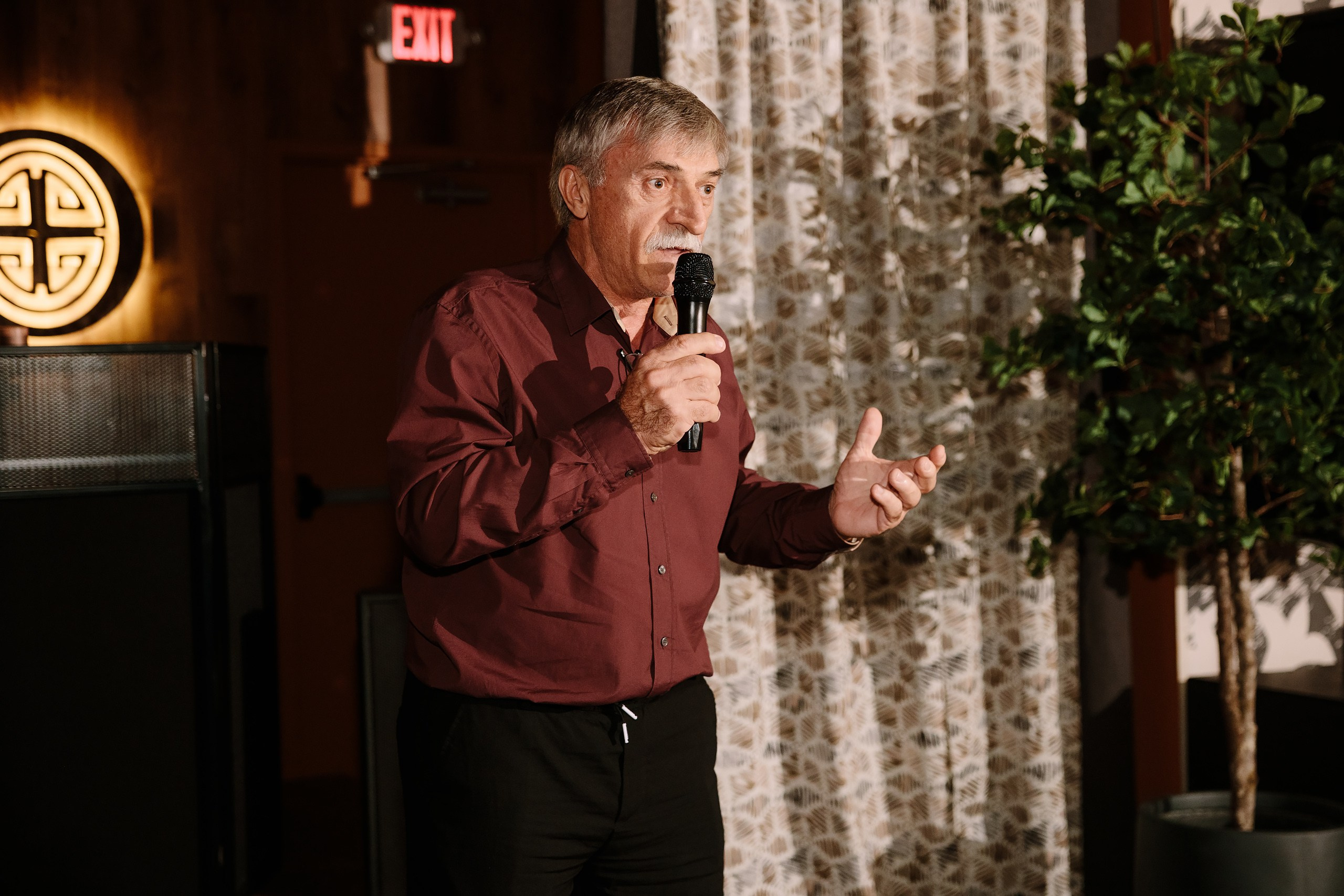 06.10.2024 Wedding Party. Wedding family event photographer in Chicago Nick Yushevich