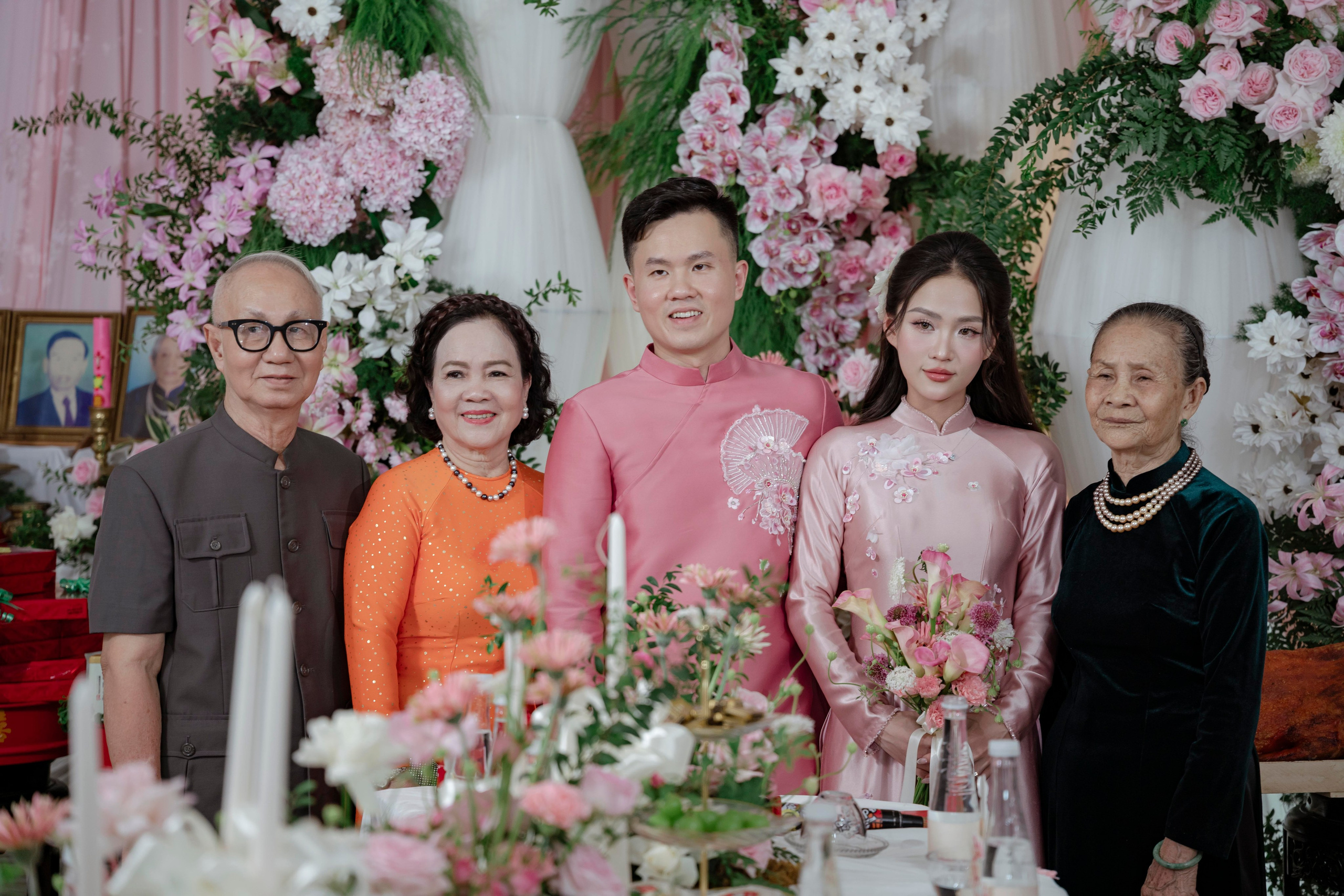 LINH & HUYEN. WEDDING PHOTOGRAPHER IN VIETNAM