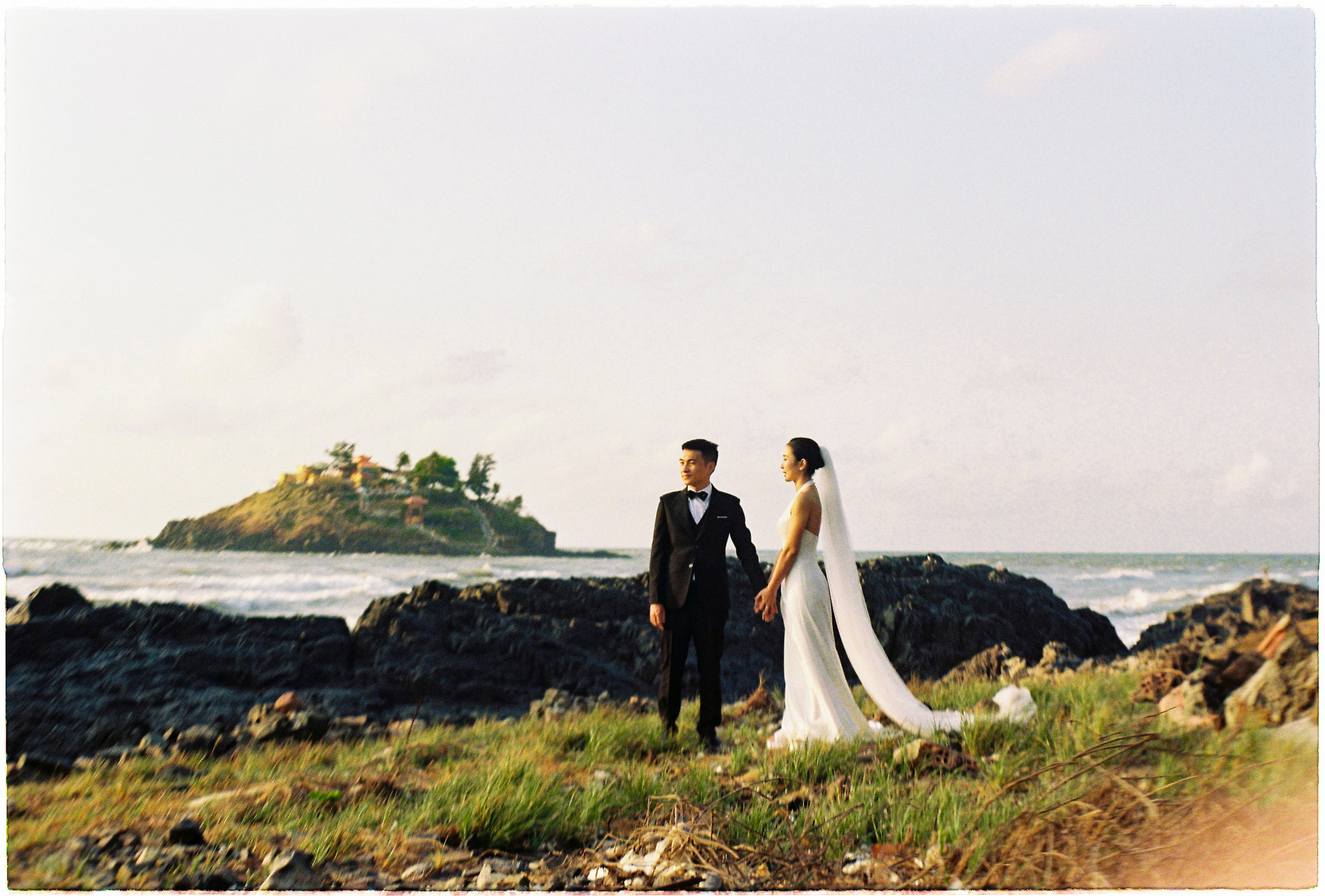 HIEU & KIEU_FILM 35MM. WEDDING PHOTOGRAPHER IN VIETNAM