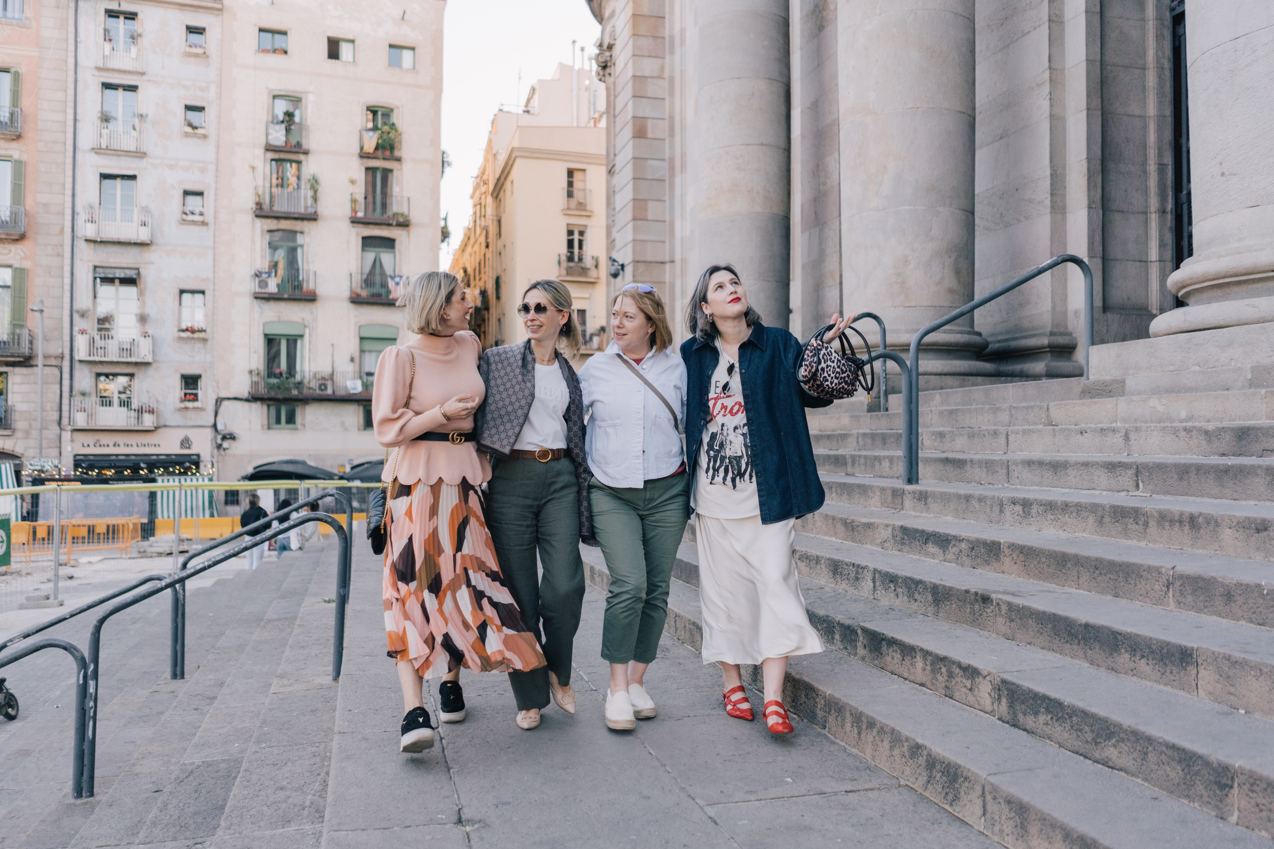 Yulia and friends. Photographer Kristina Dorina