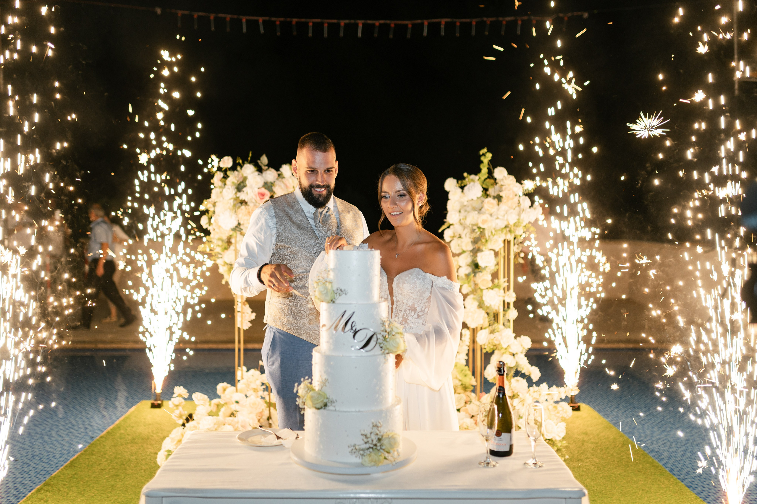 M&D|Between City Lights and Hidden Oasis. Black Sheep Produkcija| Wedding Photography and Wedding Films, based in Kragujevac, Europe / Fotograf i videograf, Kragujevac, Srbija