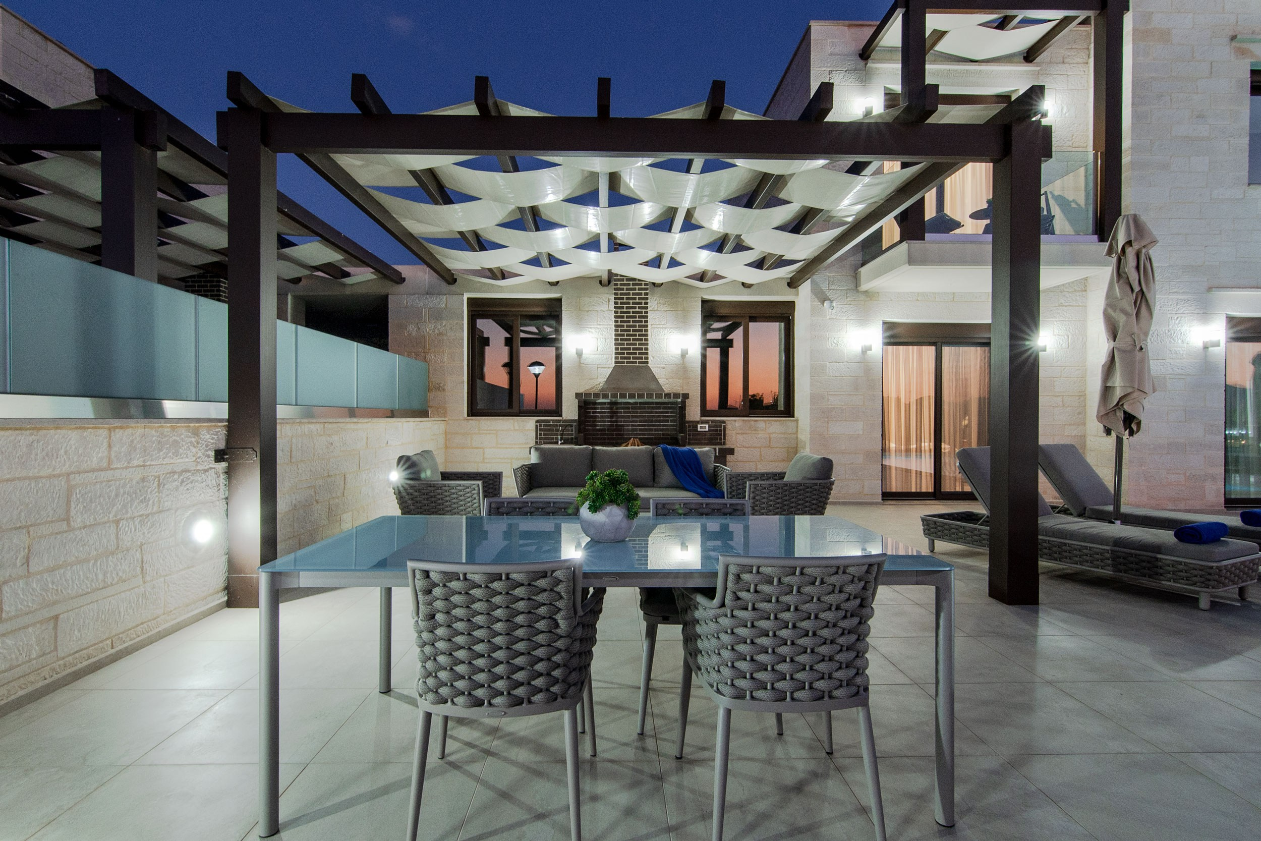 Stone House in Plaka. Photograper in Chania, Crete