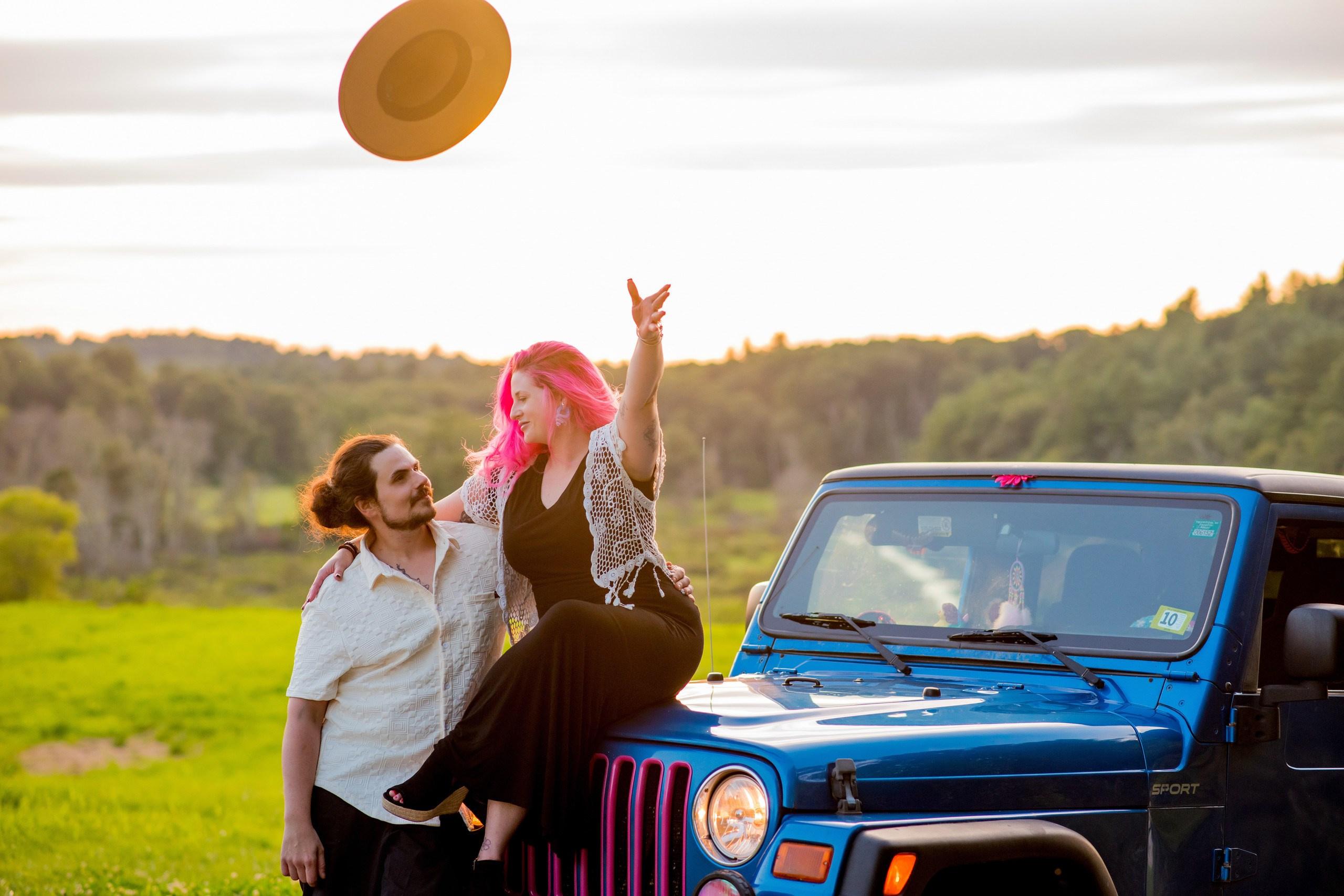 A blue Jeep, a Sunset, and a Love Story: Amanda & Sam’s Engagement Session in Medfield, MA. Wedding photographer in Orlando, Boston & New York Anderson Marques