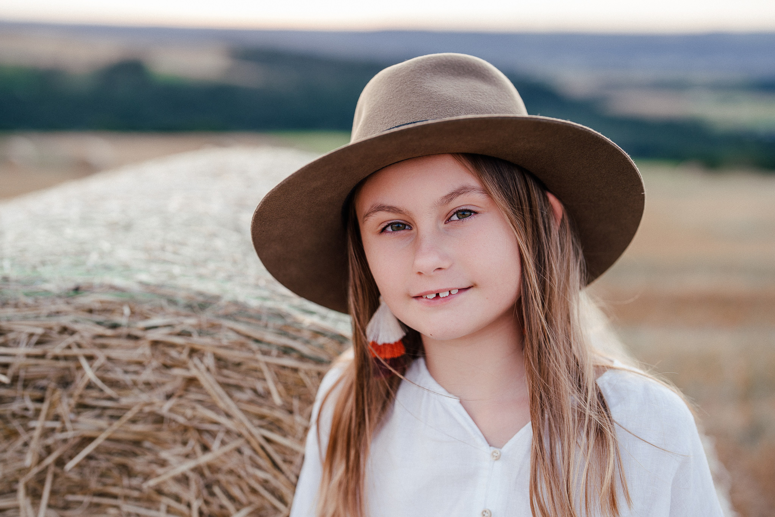 Summer evening fields. Familien, Portrait und Konzeptualfotografie in Genf, Schweiz