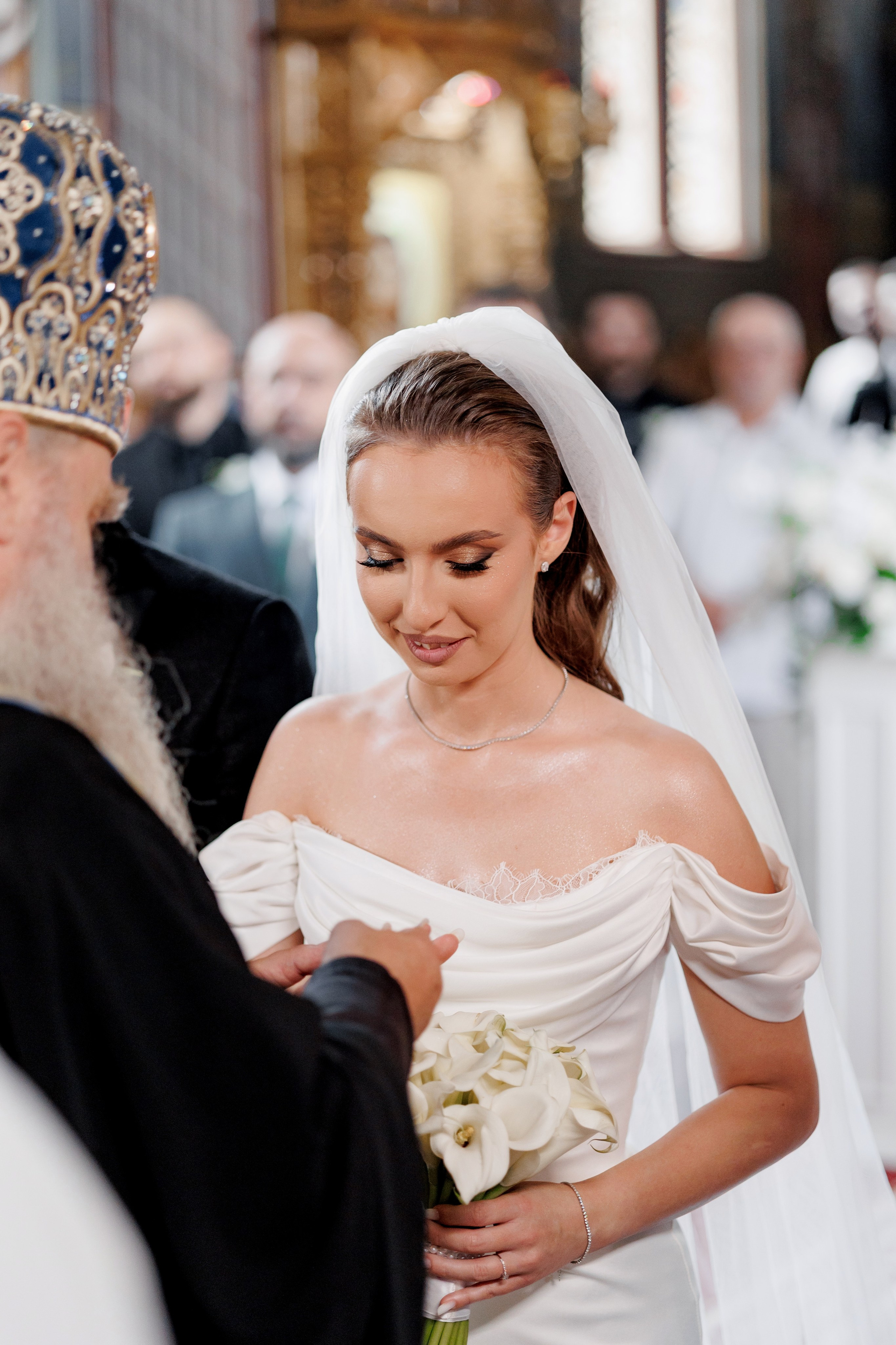 Wedding Photographer, based in Iasi, Romania, but will travel all over the globe to make sure you look amazing in all your wedding photos