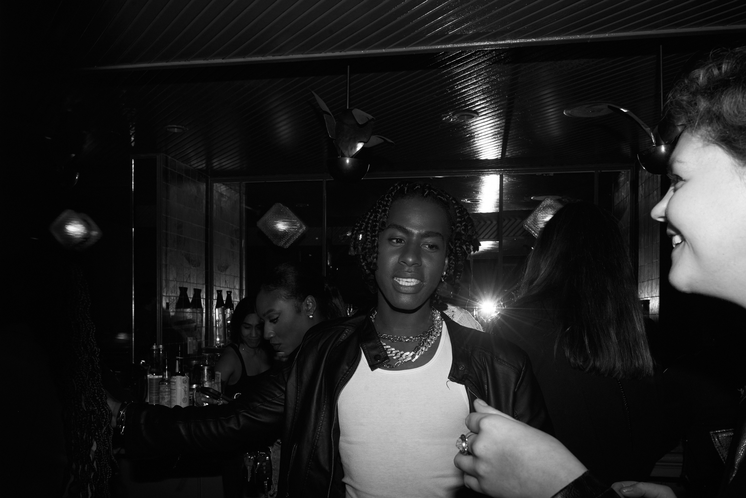 Alik Bulan Los Angeles