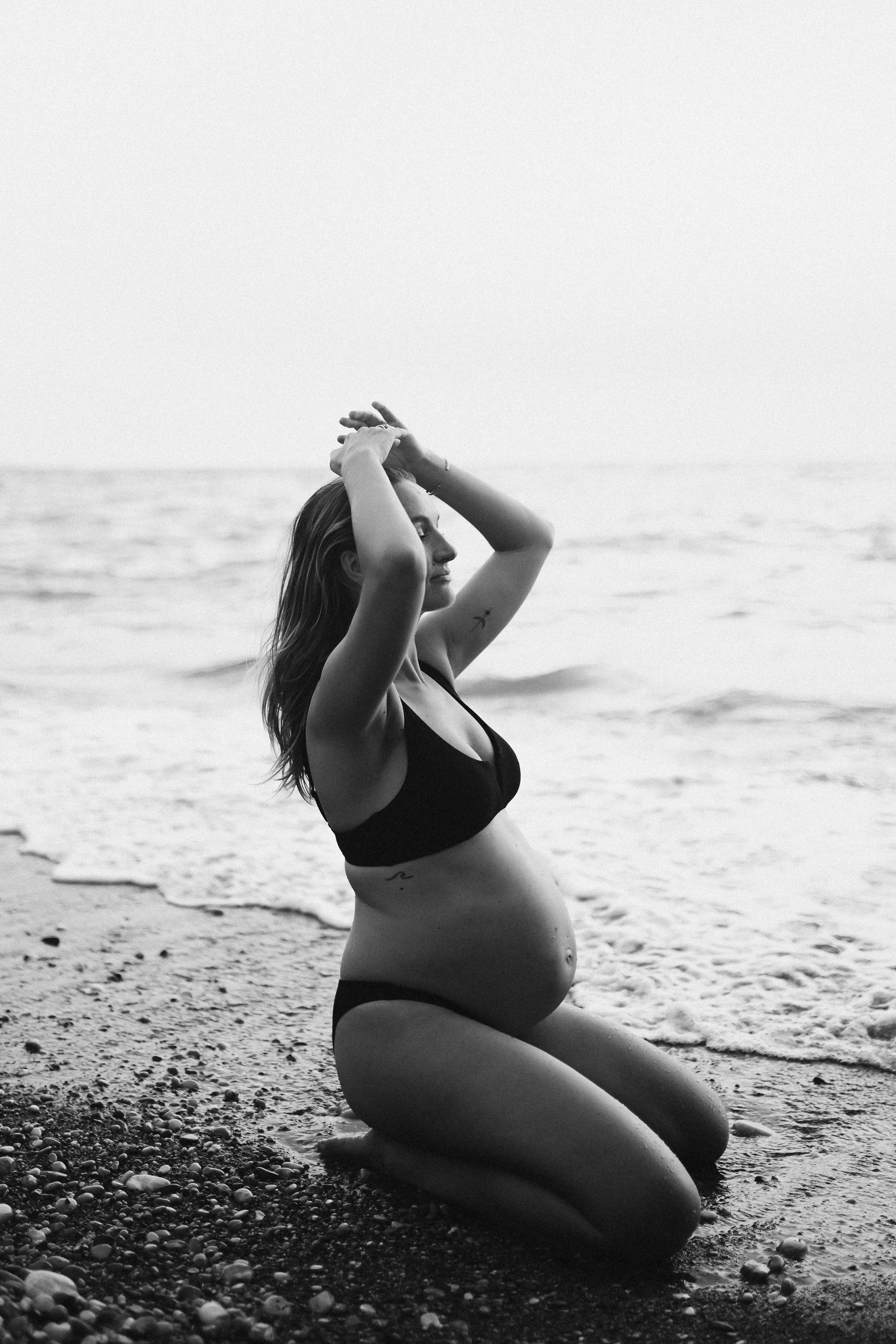 Ρομαντική φωτογράφιση εγκυμοσύνης στη Ρόδο. Φωτογράφος νεογέννητων στη Ρόδο. Φωτογράφιση εγκυμοσύνης