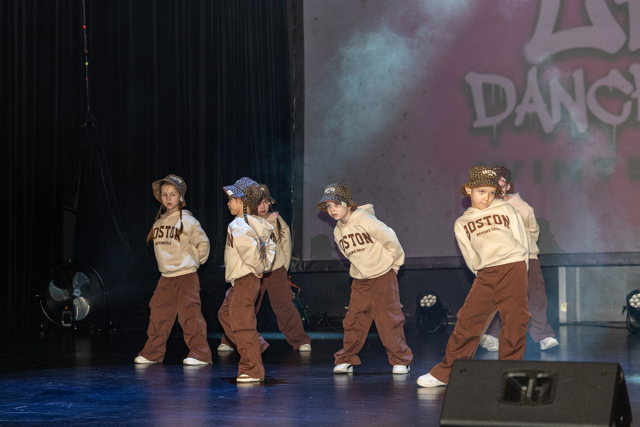 LEO DANCE SHOW WINTER 2025. Семейный и детский фотограф в Варшаве Мила Бобровская