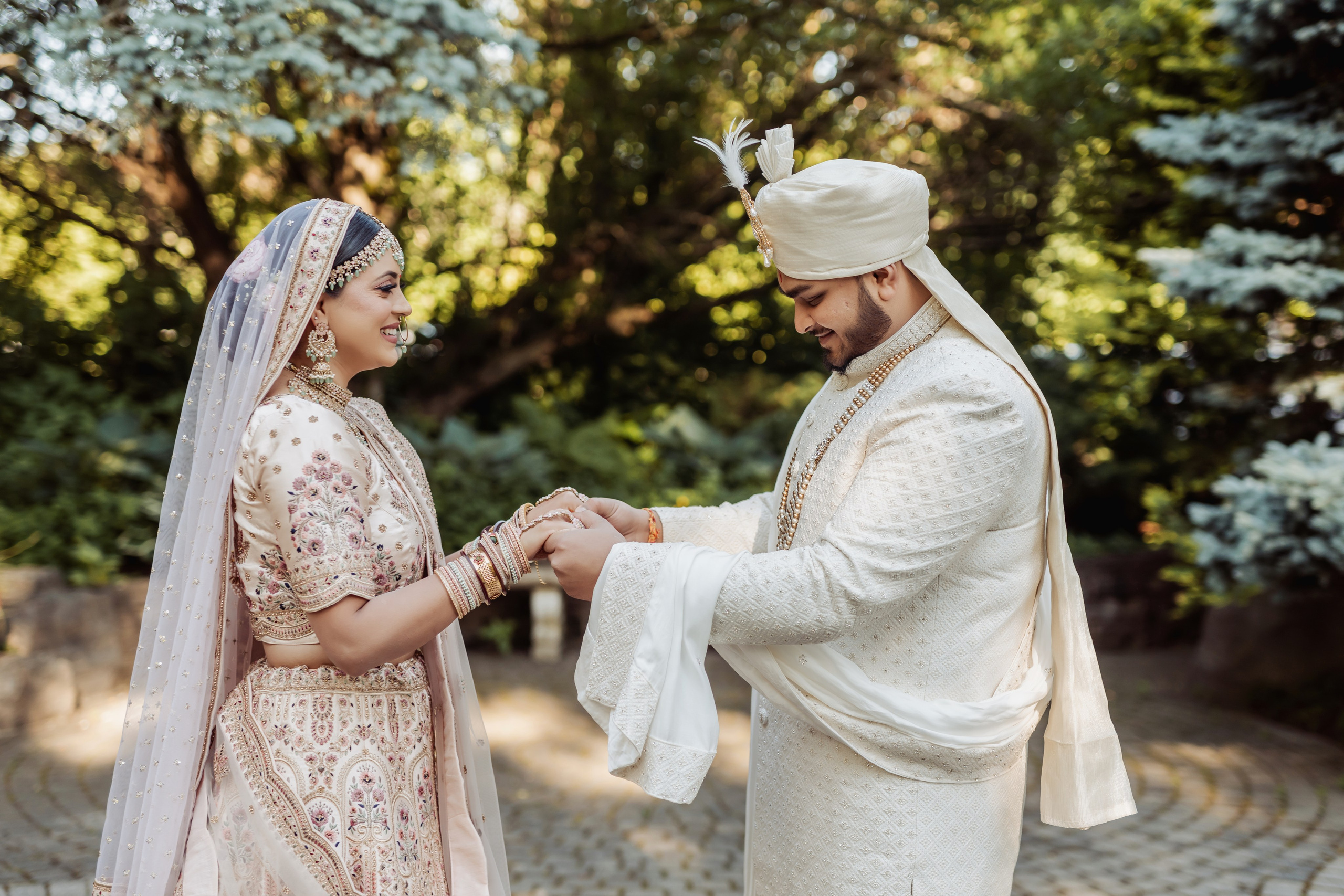 Darshil & Shailja. Wedding Photographer & Cinematographer studios