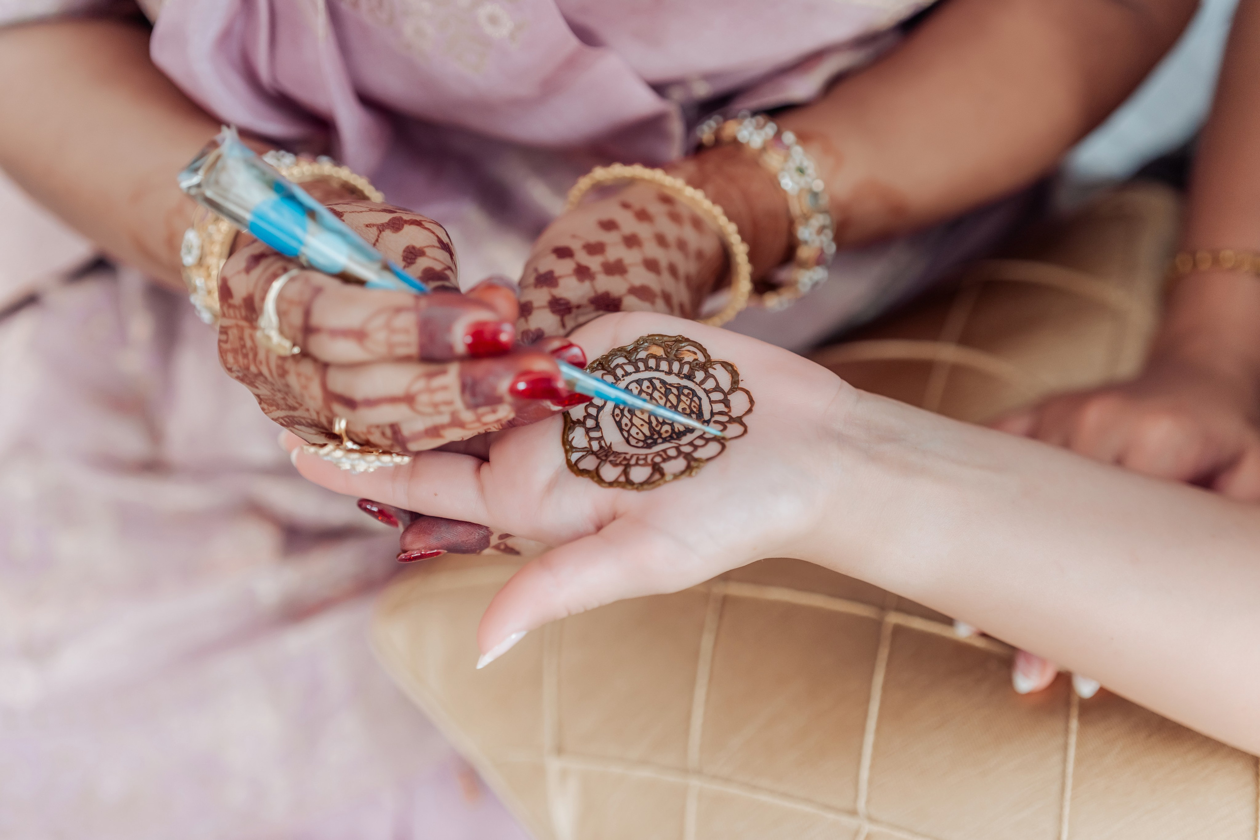 Darshil & Shailja. Wedding Photographer & Cinematographer studios