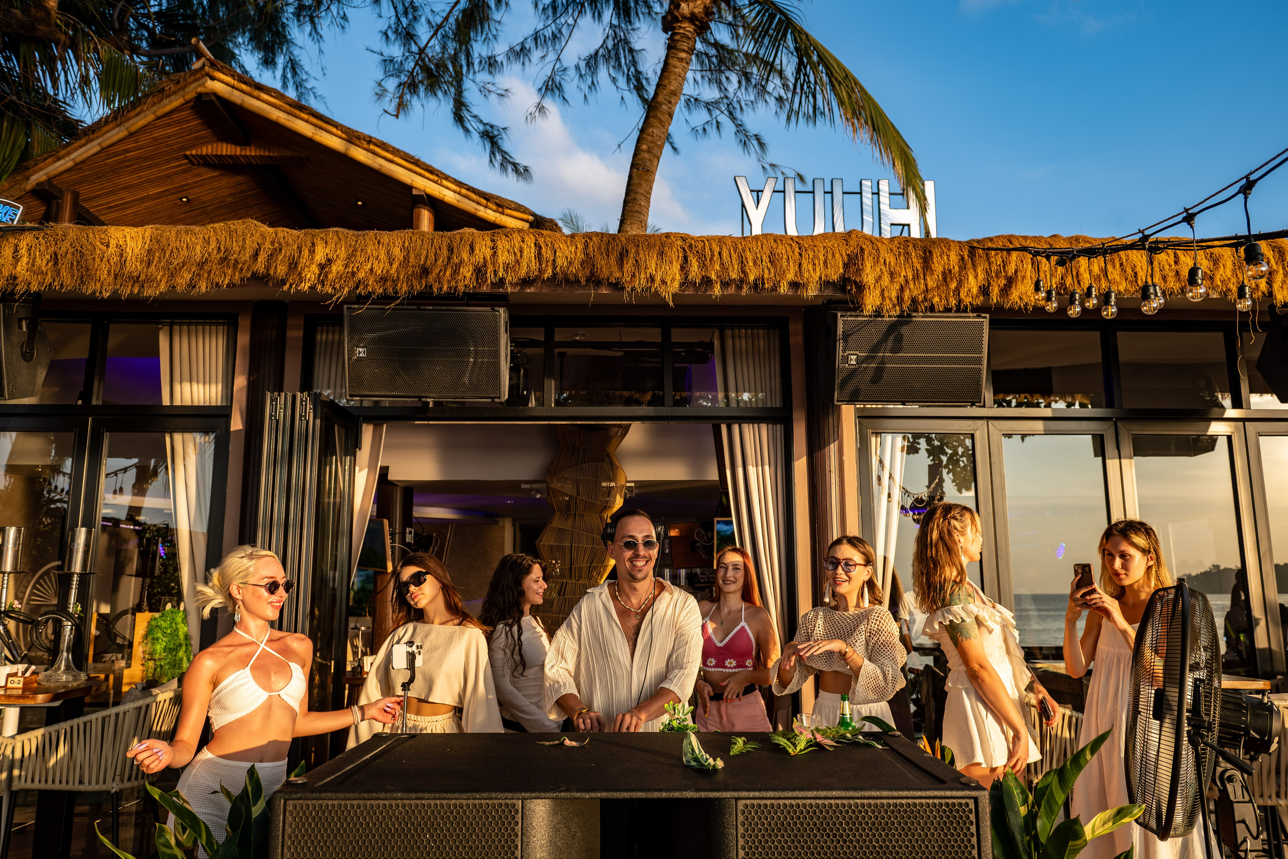 Открытие Yuuhi Beach Club | Фоторепортаж | Афиша | DAVAYSXODIM.com PHUKET. АФИША|ФОТОРЕПОРТАЖИ|ИВЕНТЫ|ПХУКЕТ