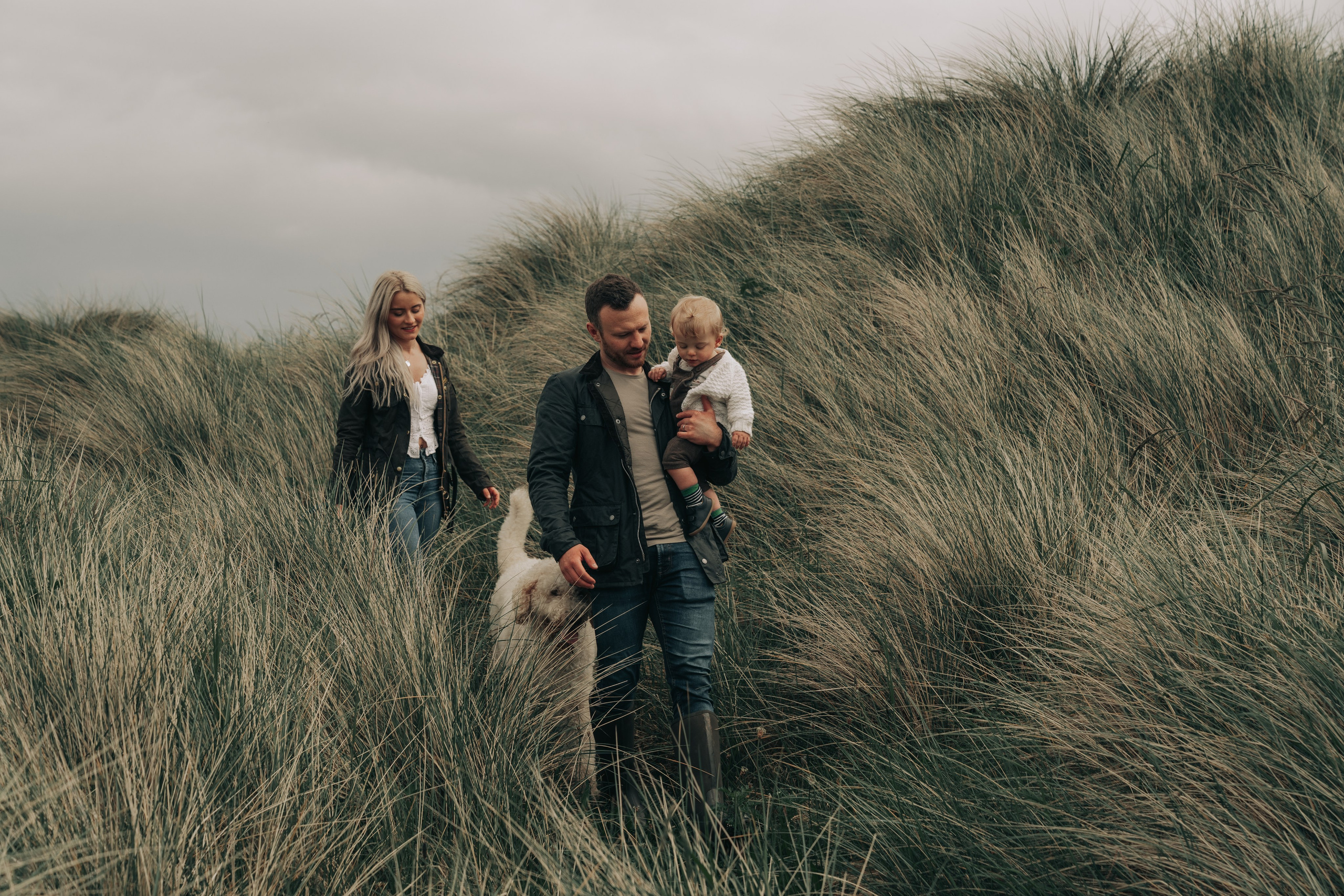 Family photo session on the Cresswell beach, Northumberland 