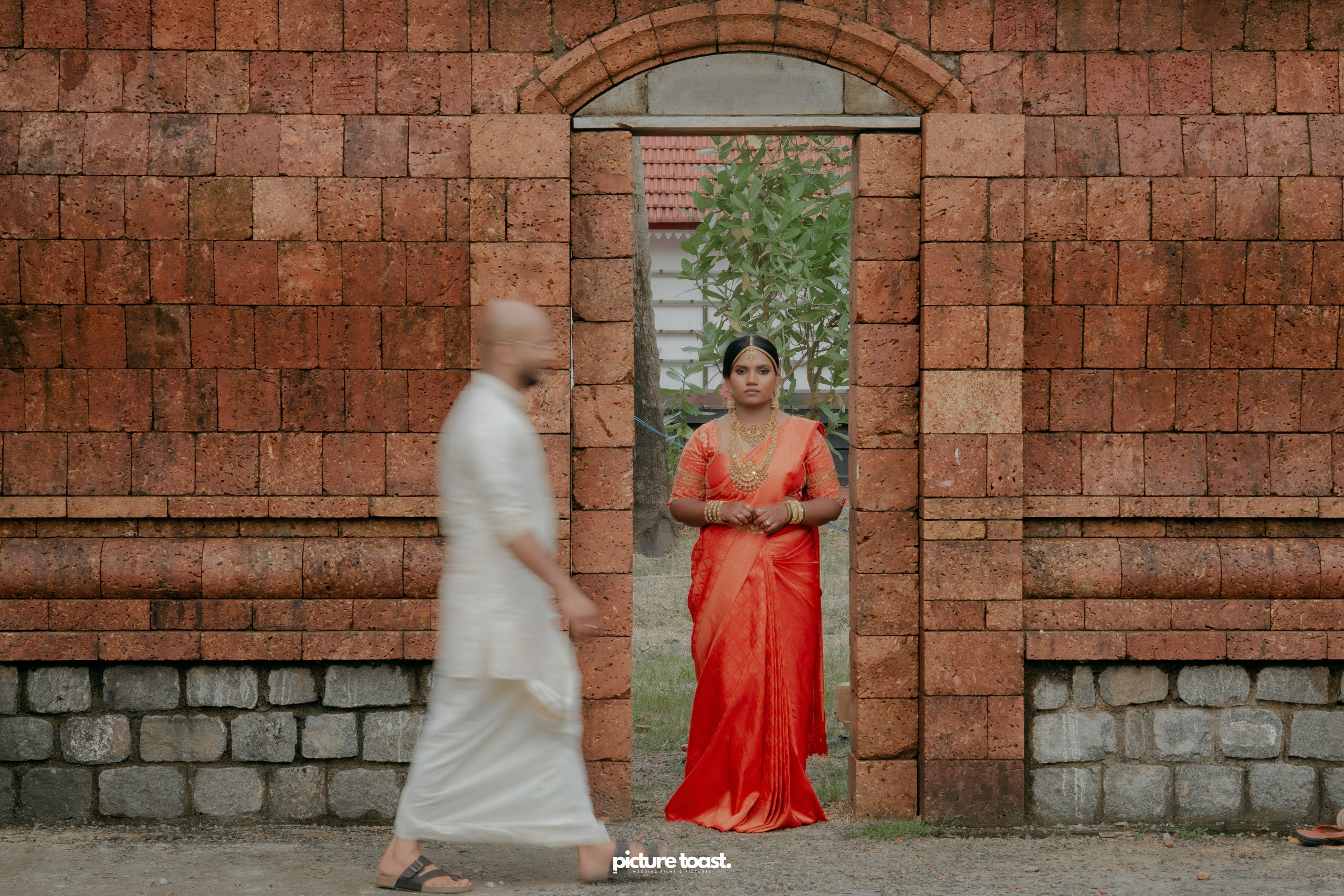 Traditional Kerala Hindu Wedding Ft. Anusree & Vishnu. Fine art Wedding Photographers in India & Canada