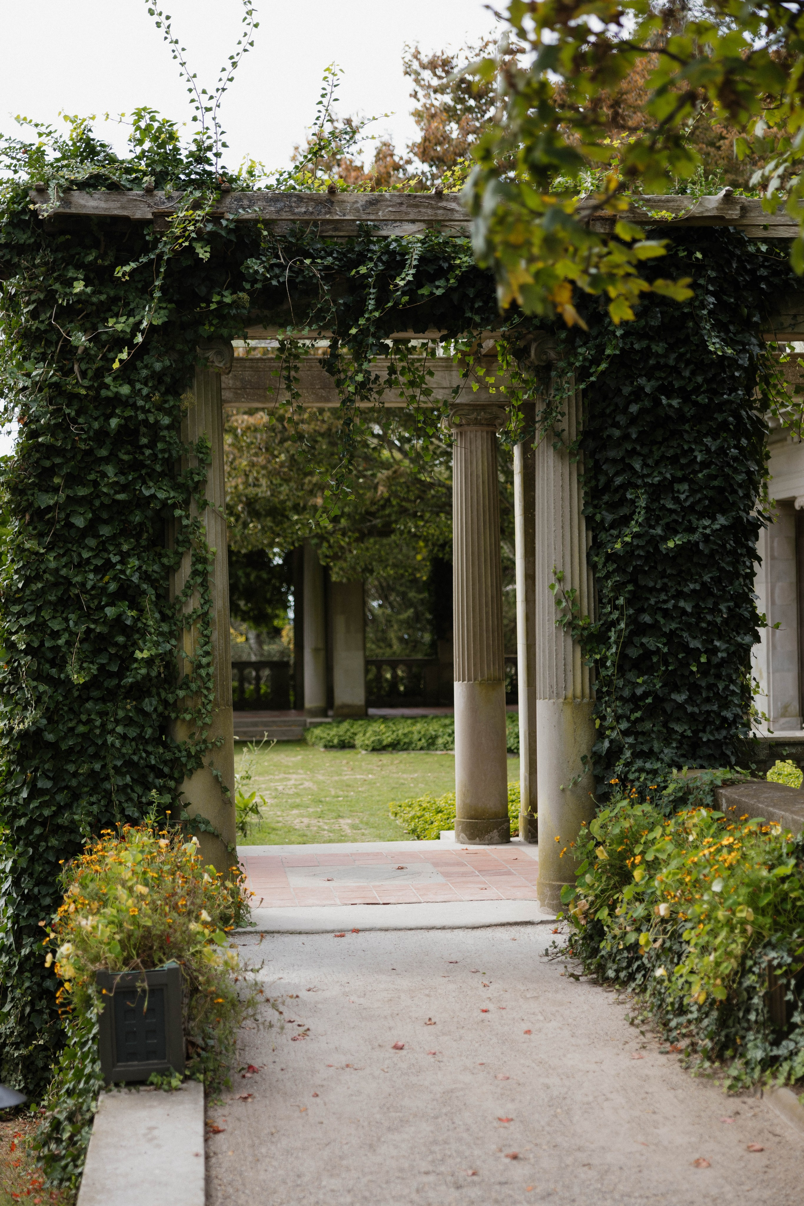 Yung & Cynia — Eolia Mansion Wedding. Rhode Island Wedding Photographer Tati Simpson