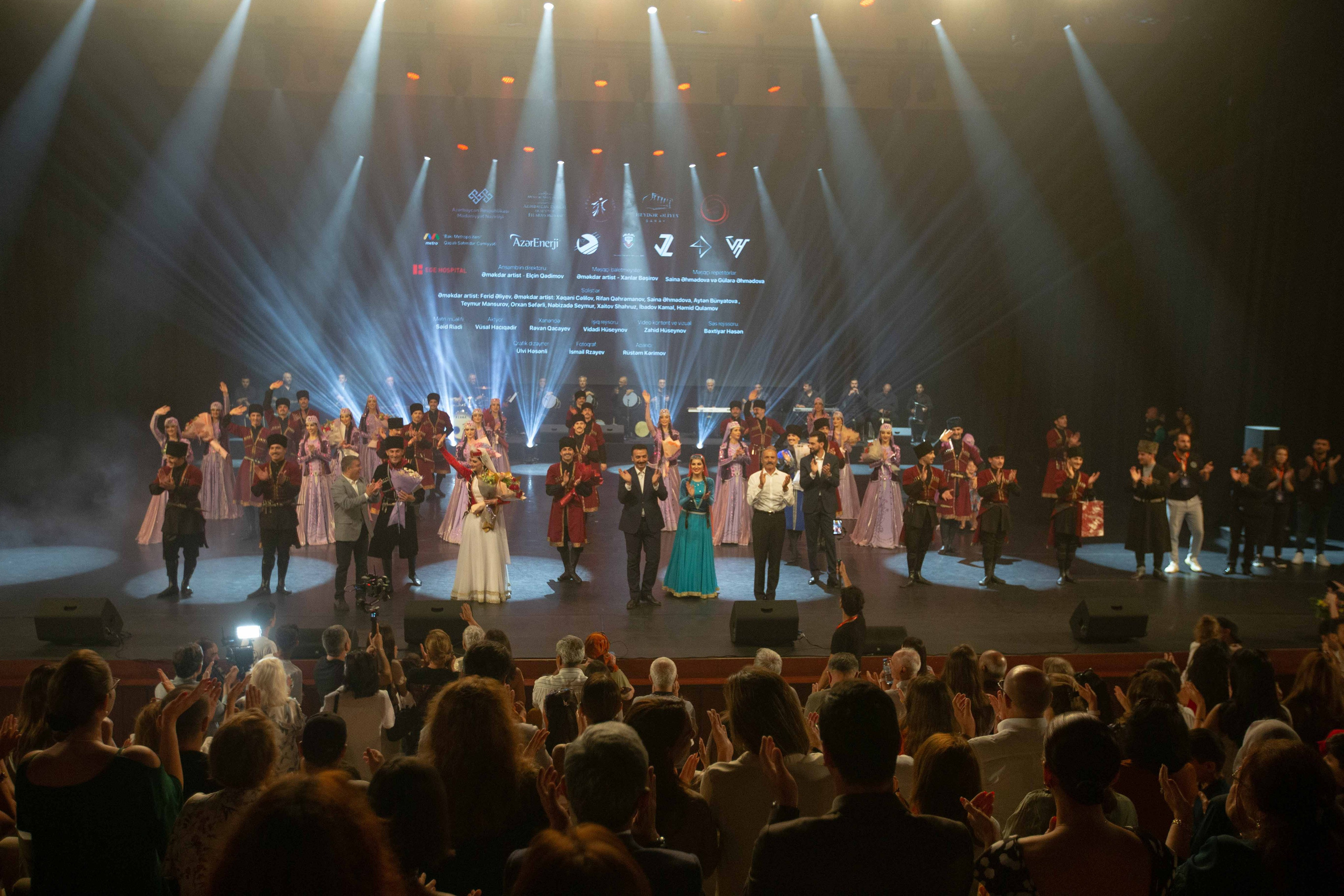 STATE DANCE ENSEMBLE. Wedding&Event photographer Ismail Rzayev in Baku
