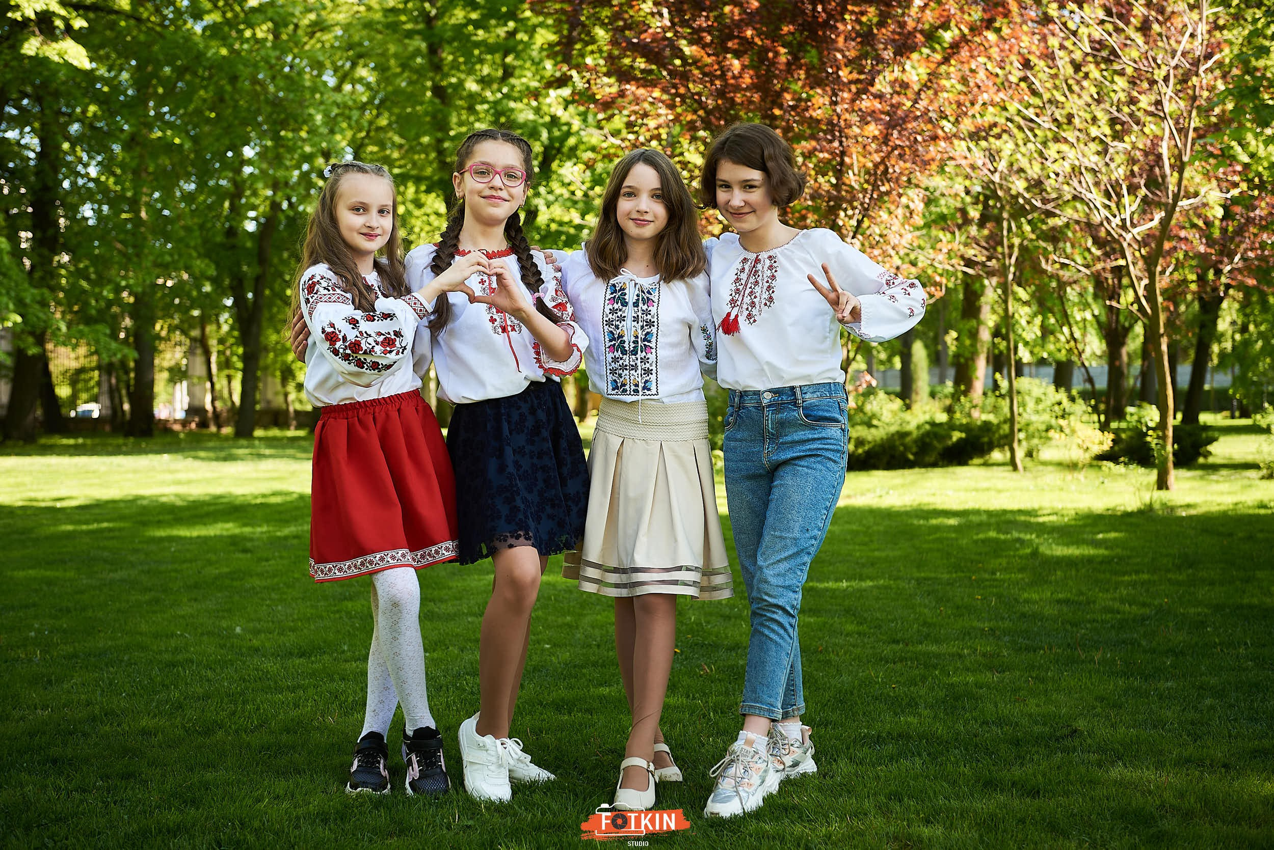 Випускні фотоальбоми для 4 класу Київ та область. Випускні альбоми фотокниги Київ та Дніпро