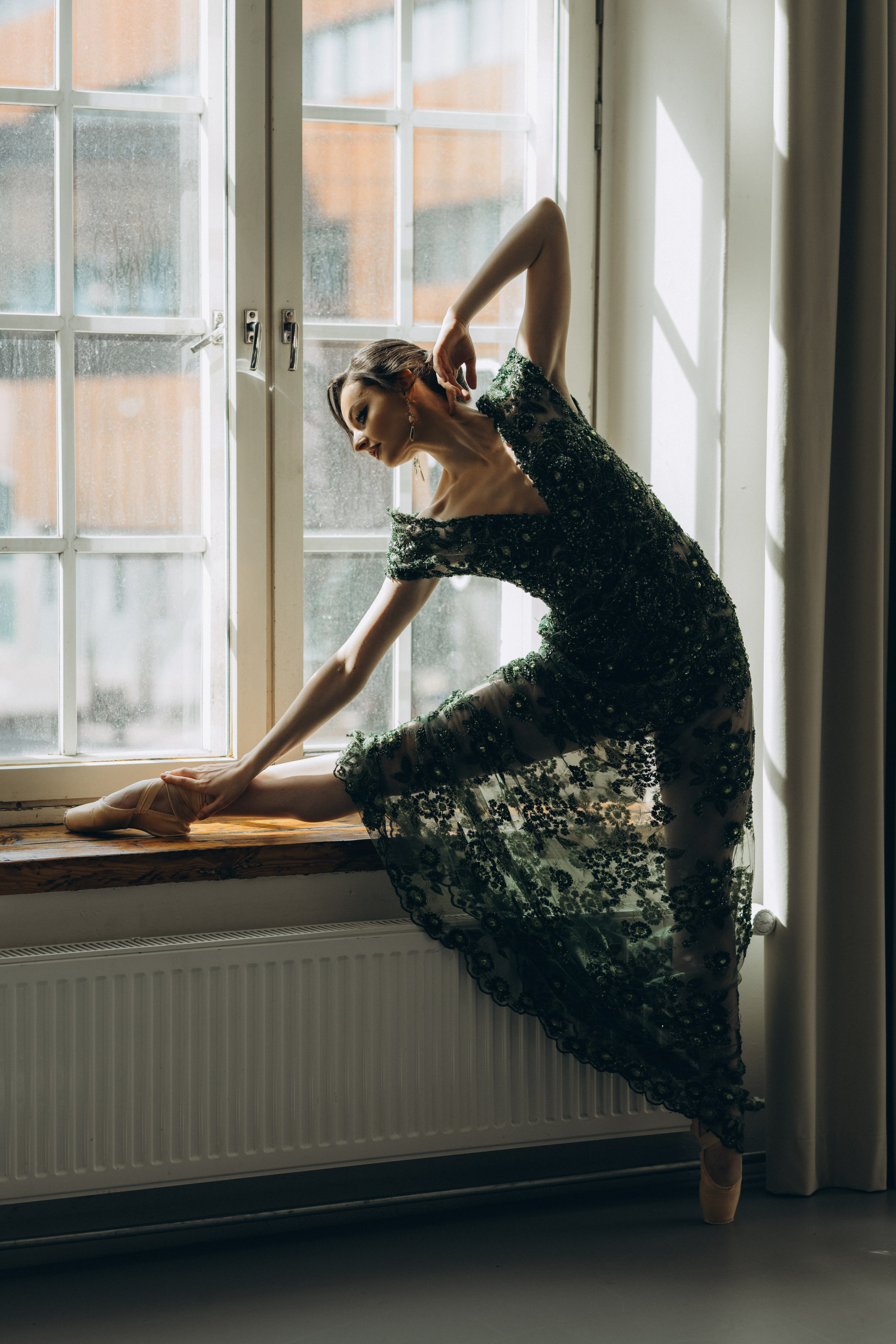 Riikka Couture, Riikka Ikäheimo, Violetta Keller, Portrait, Dancer. Wedding and potrait photographer in Helsinki Vickan O