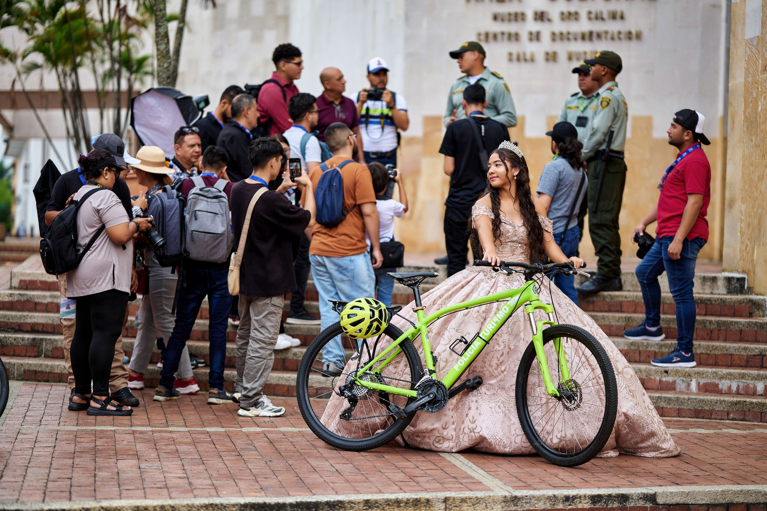 Mis 15 | Sesiones de Fotografía Modernas. Wedding Photography & Videography by ZZ Hendrick | Capturing Your Love Story in Colombia & USA