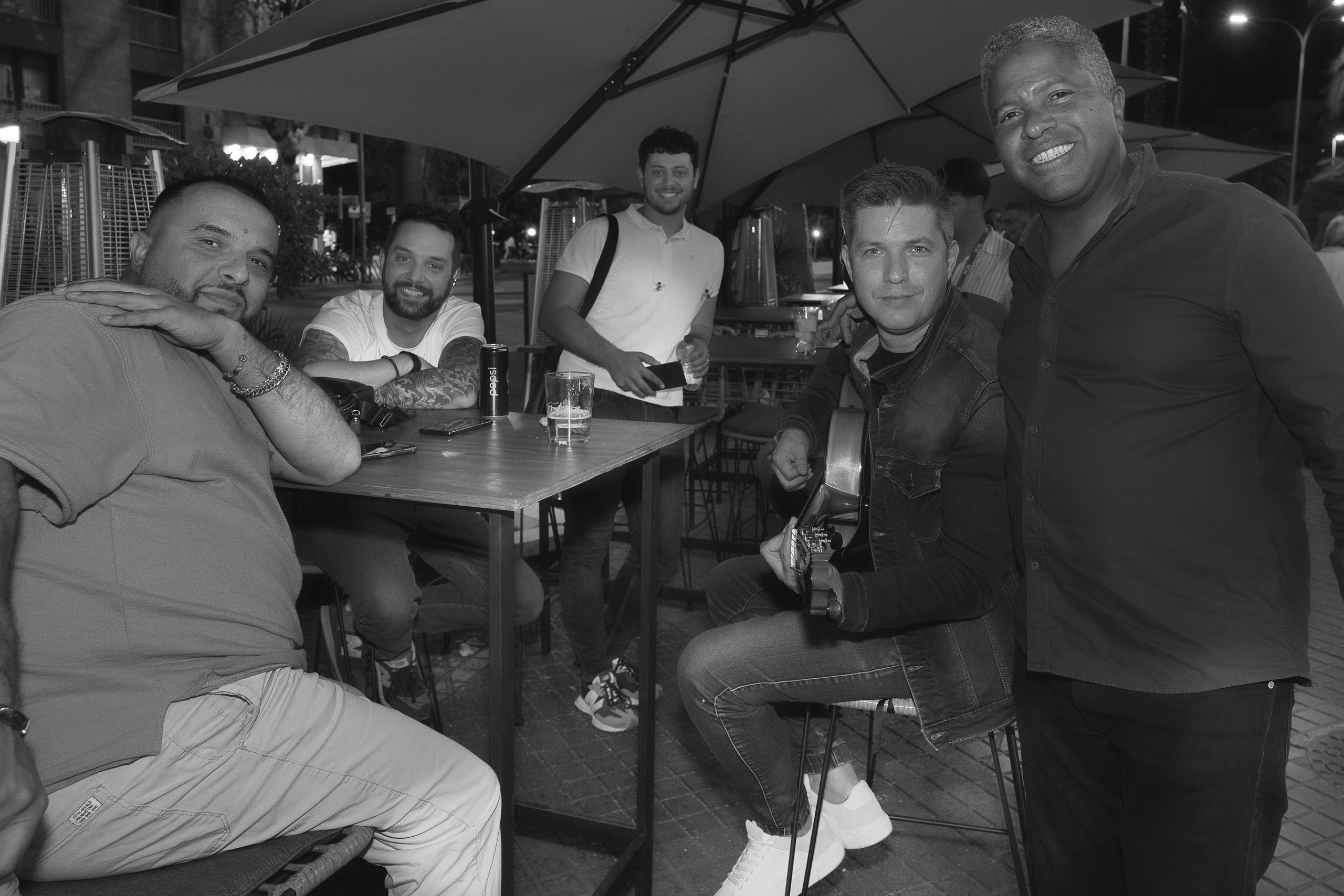 Fotografía de discoteca en Córdoba con música y diversión garantizada.