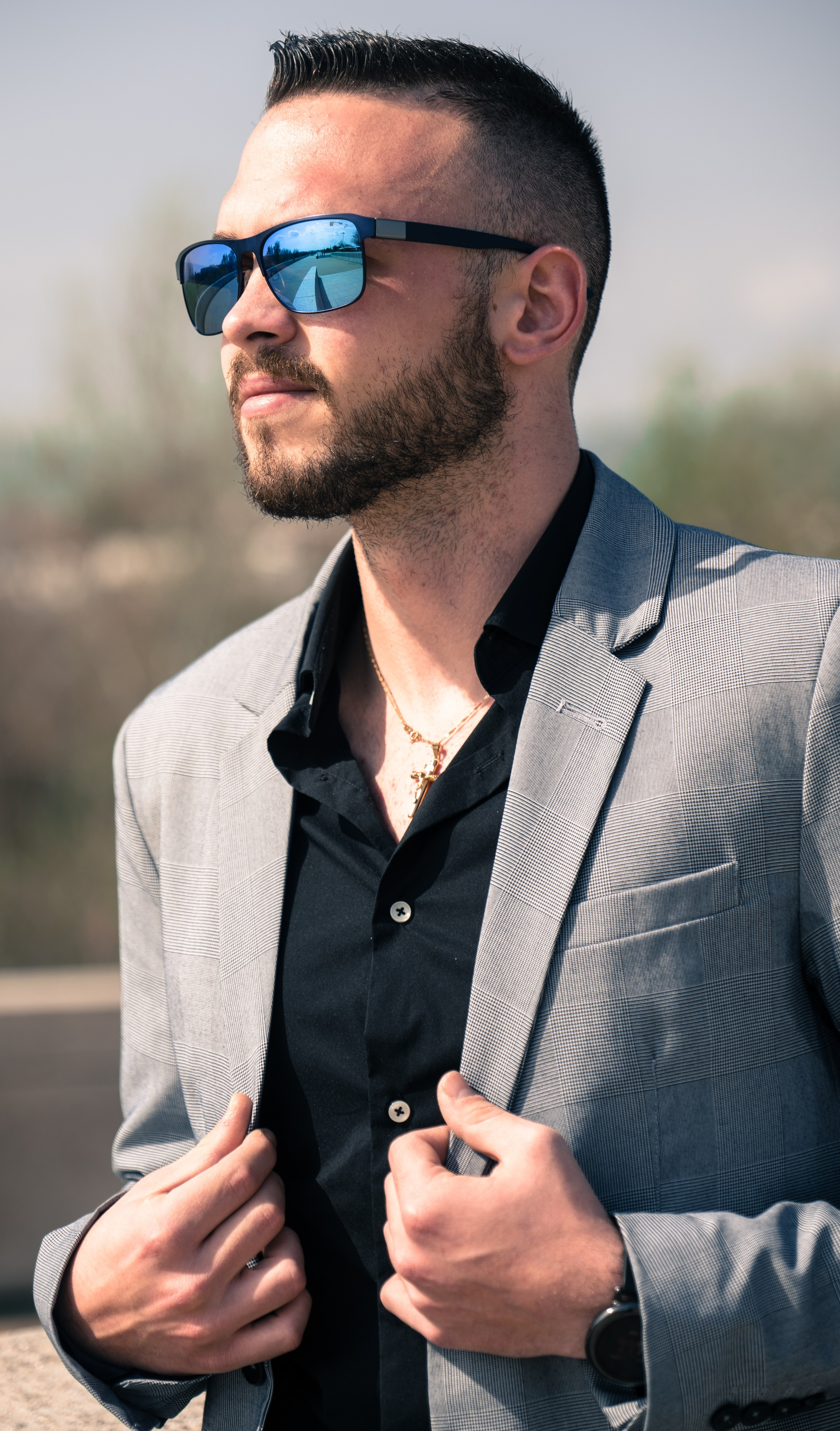 SesióBook de fotos profesional al aire libre capturando expresiones naturales.n de book fotográfico profesional en estudio en Córdoba.