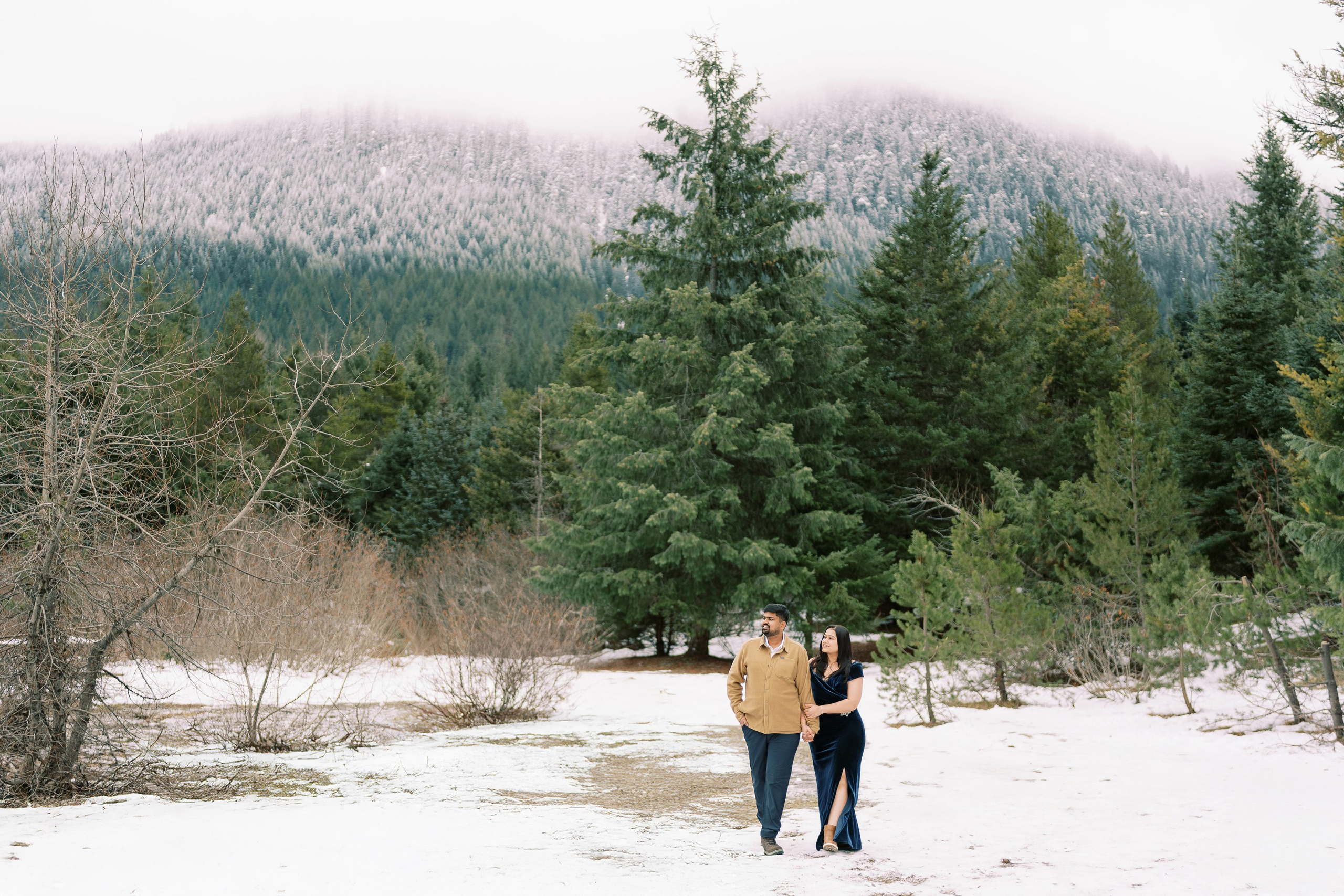 Engagement photoshoot. Date & TJ. Gold Creek Pond. December 2024. EVAN ARISTOV WEDDING PHOTOGRAPHY — Seattle Wedding Photographer