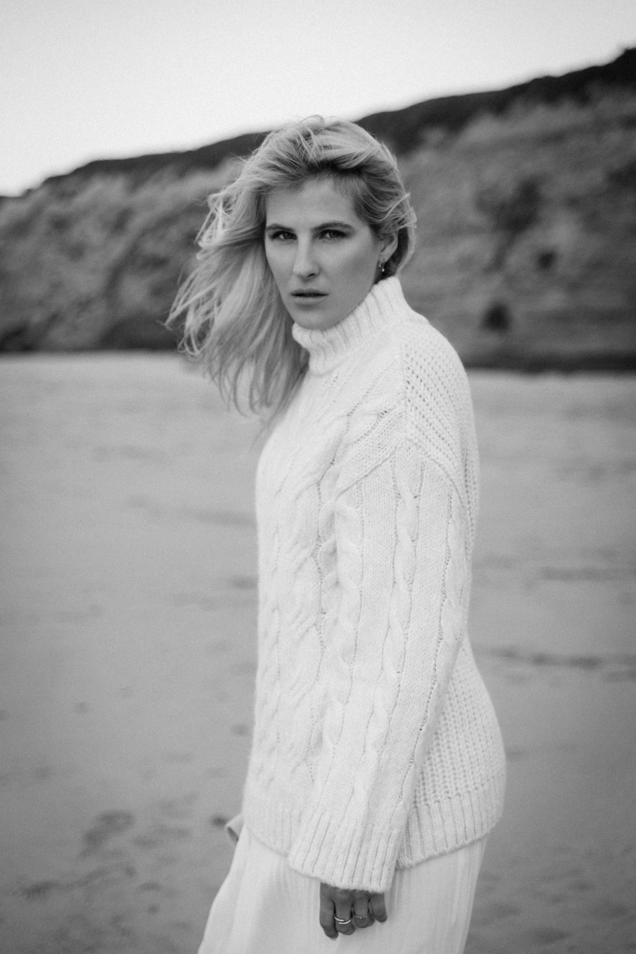 Wild Beauty on the Californian Beach. Maternity, newborn photographer in the Bay Area|Iryna Rakivnenko