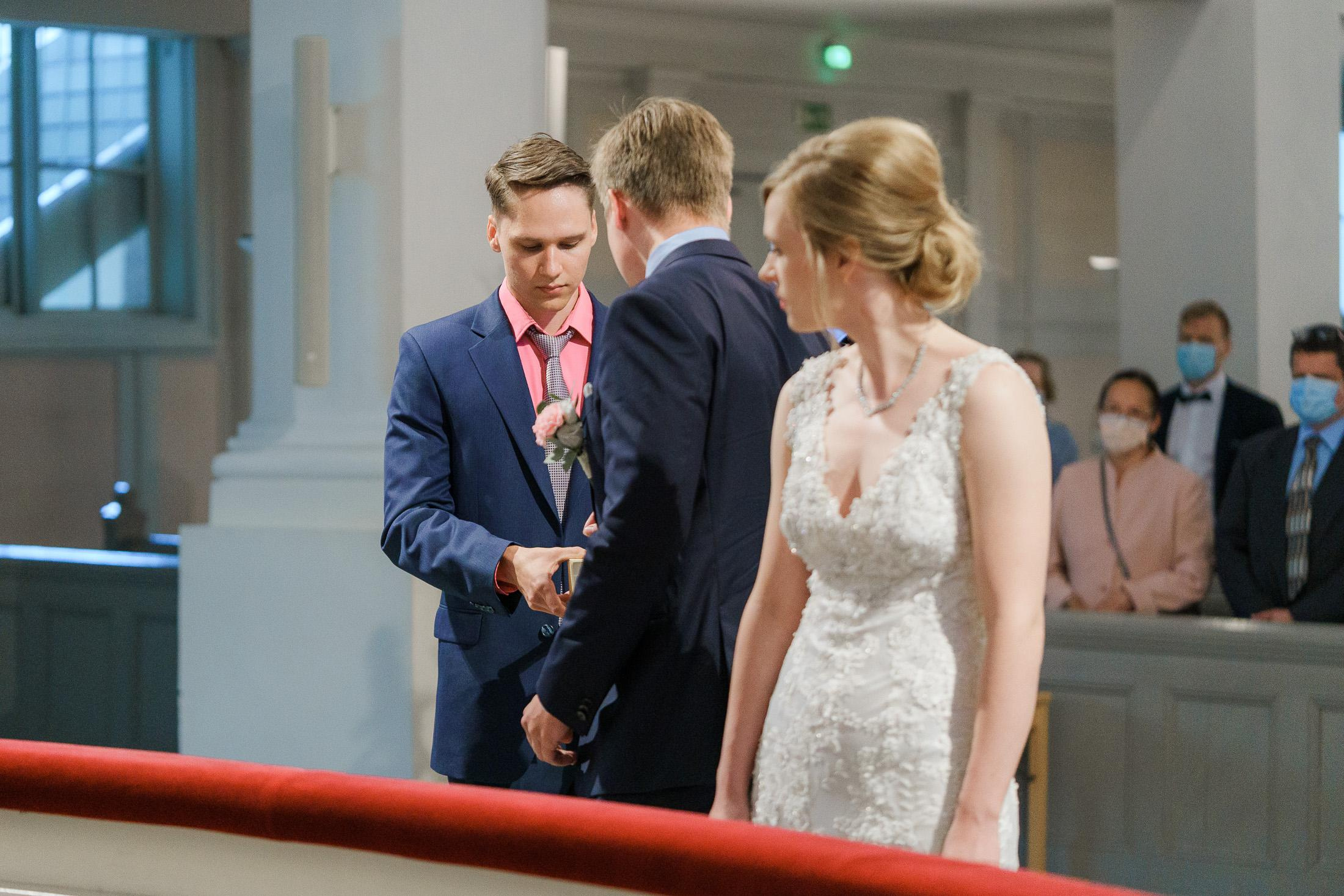 Vihkiseremonia ja hääparin kuvat