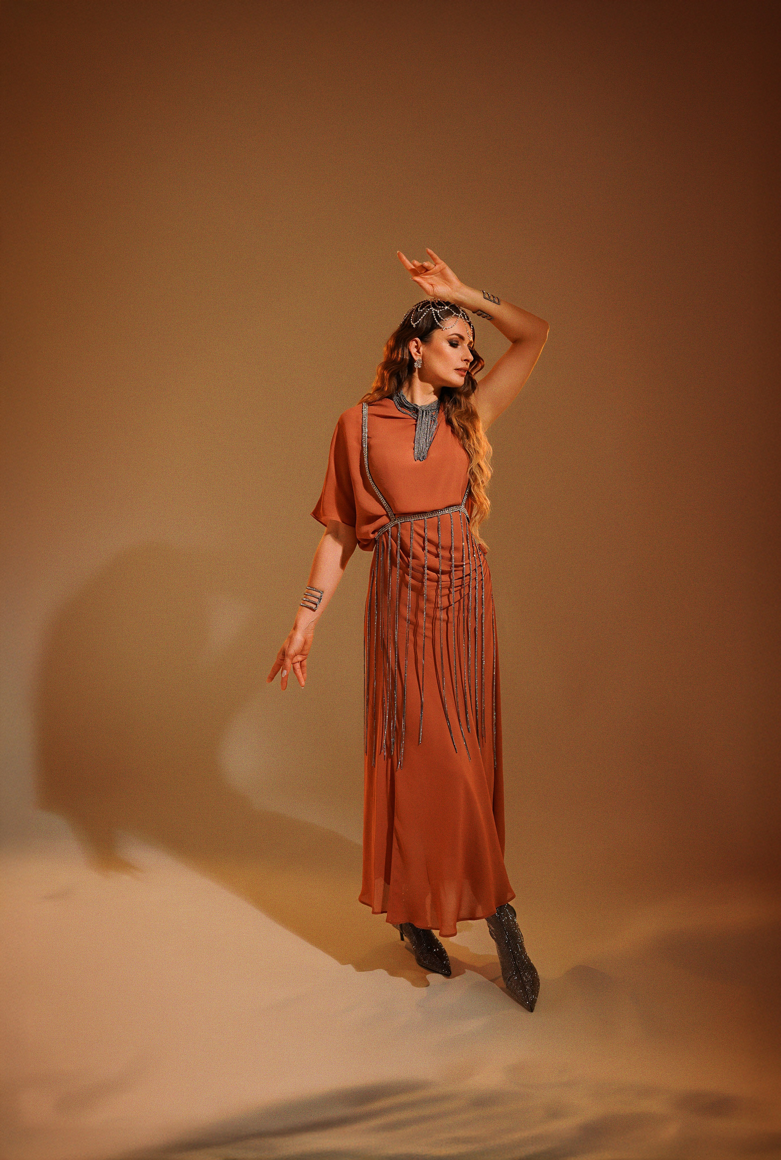 Фотосессия в Токио в стиле фильма «Дюна» — атмосферные студийные кадры. Фотограф в Токио Япония