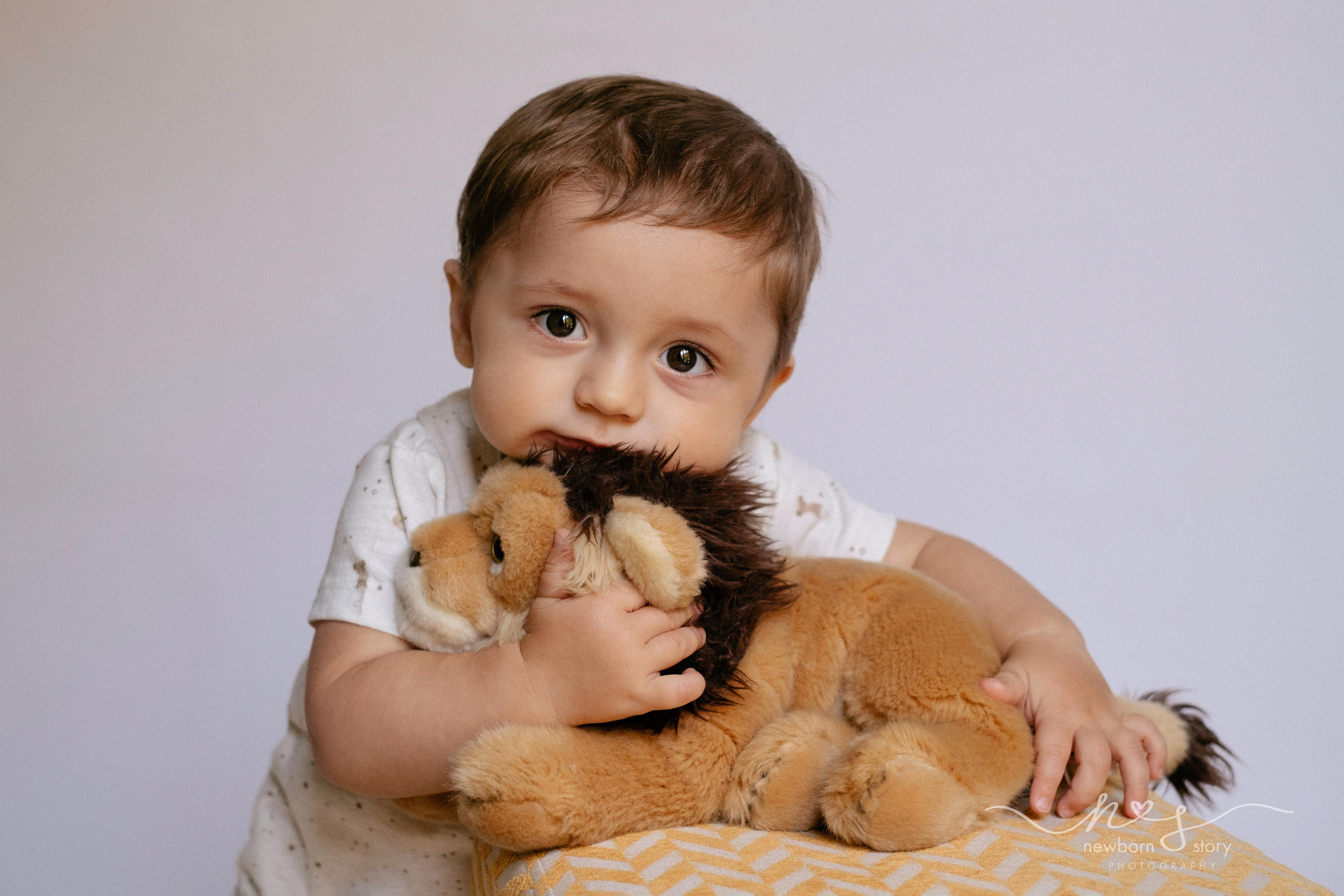 SITTER PHOTOGRAPHY. Newborn, Sitter and Cake Smash Photographer in Doha, Qatar