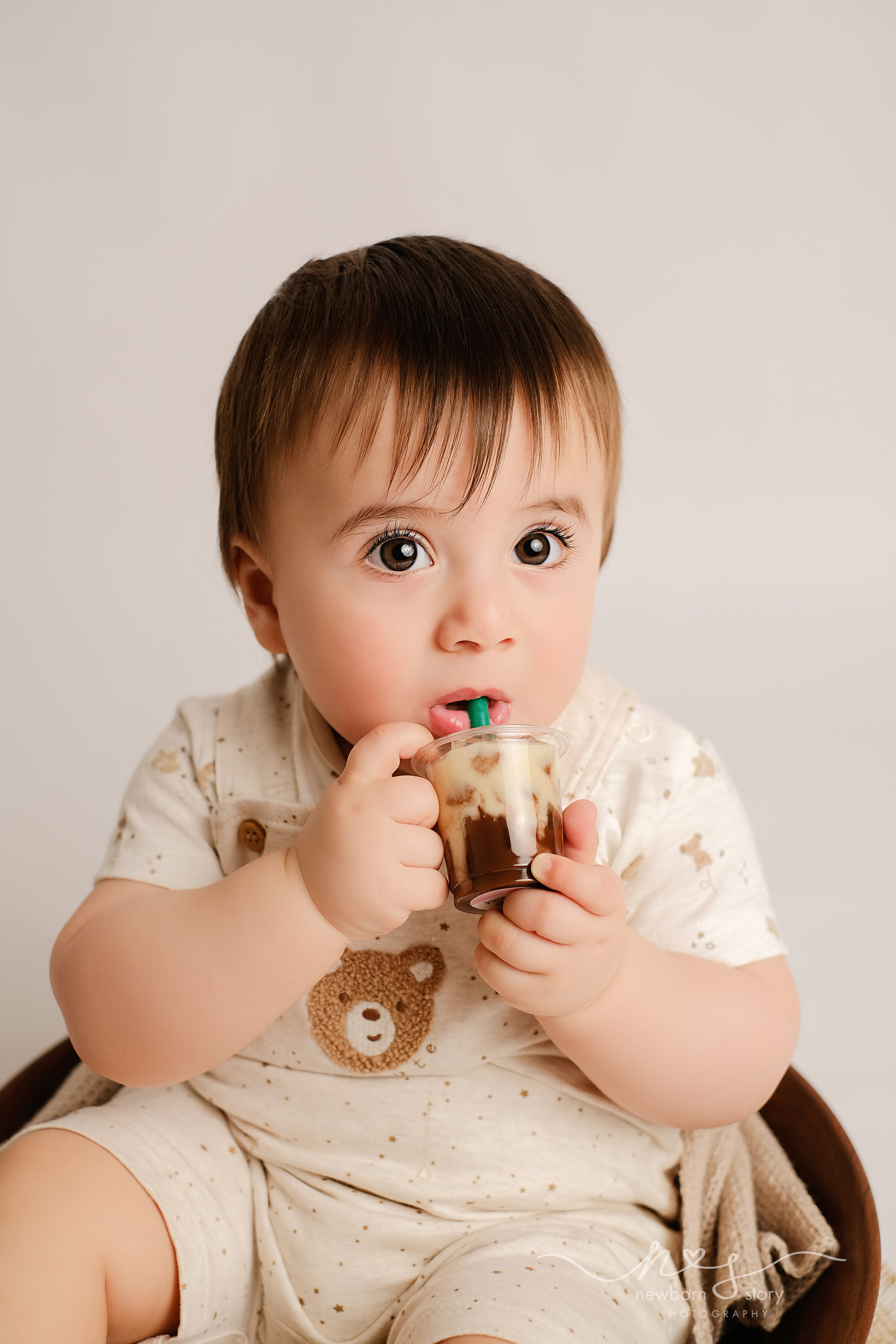 SITTER PHOTOGRAPHY. Newborn, Sitter and Cake Smash Photographer in Doha, Qatar