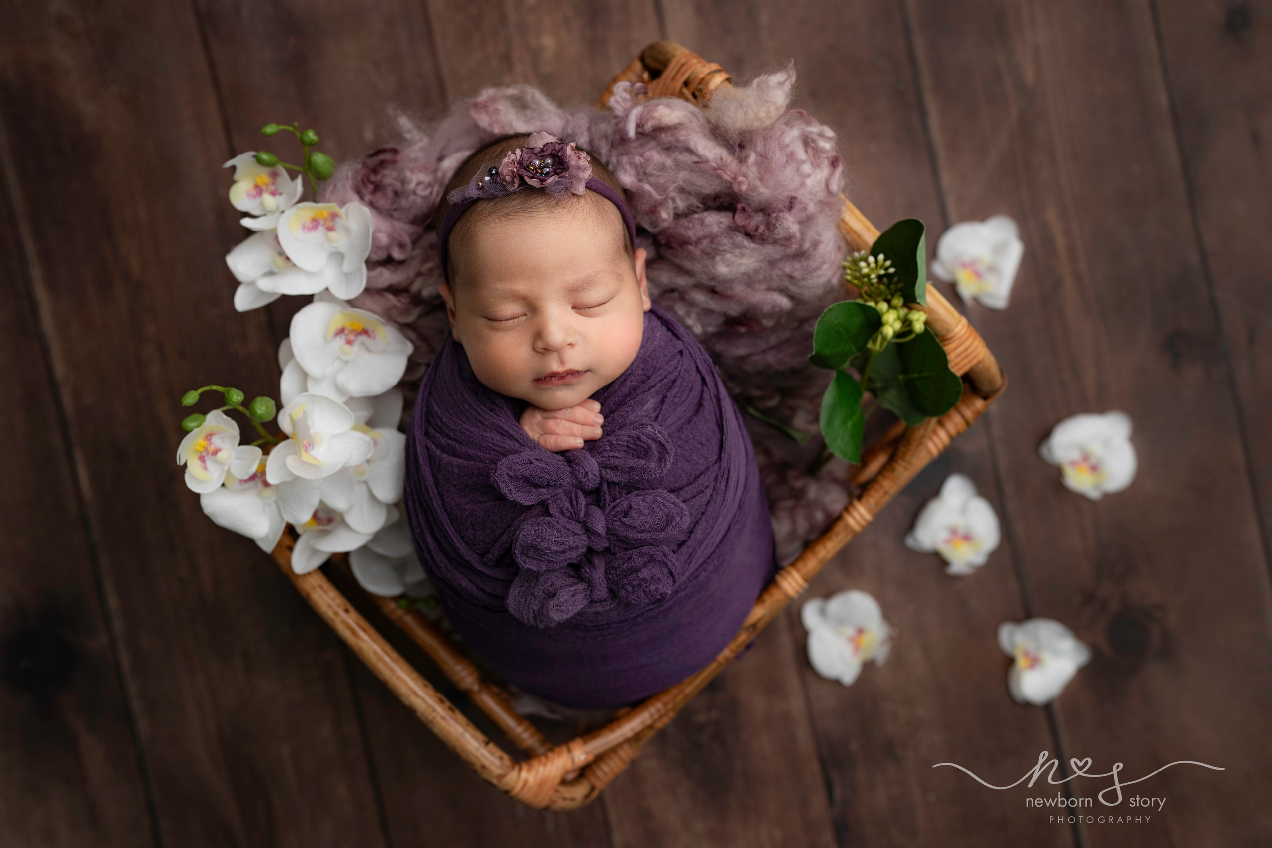 NEWBORN PHOTOGRAPHY. Newborn, Sitter and Cake Smash Photographer in Doha, Qatar