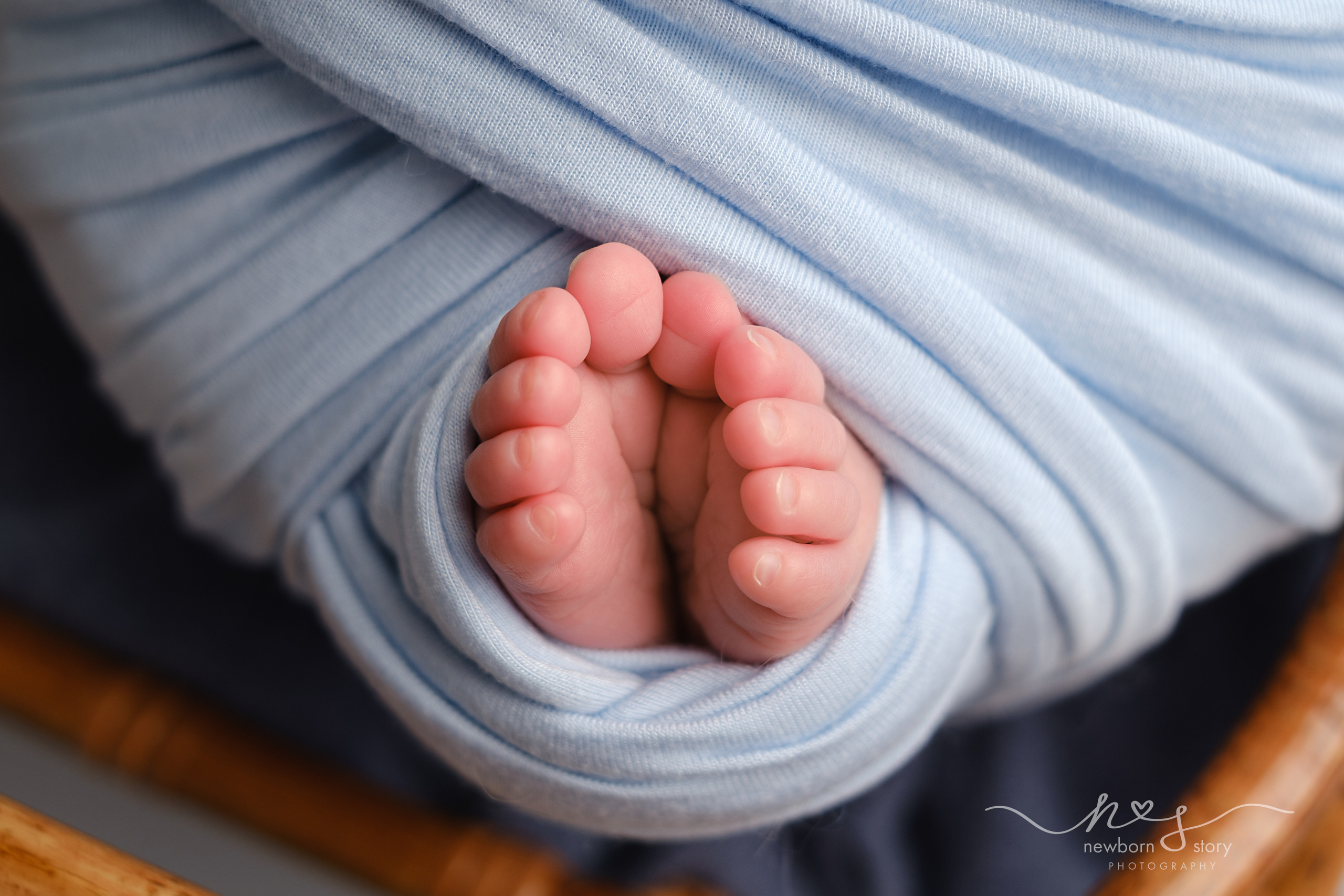 NEWBORN PHOTOGRAPHY. Newborn, Sitter and Cake Smash Photographer in Doha, Qatar