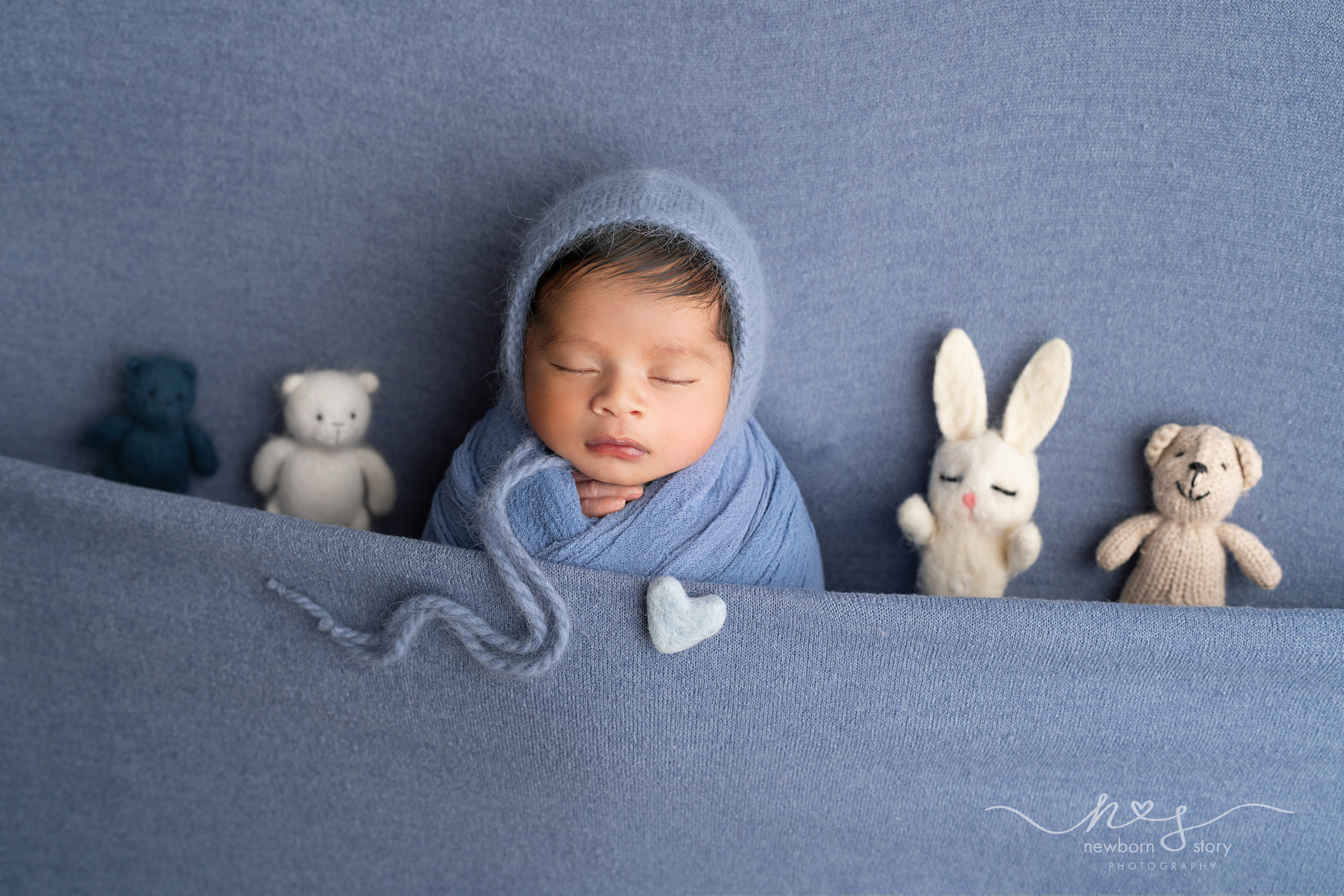 NEWBORN PHOTOGRAPHY. Newborn, Sitter and Cake Smash Photographer in Doha, Qatar