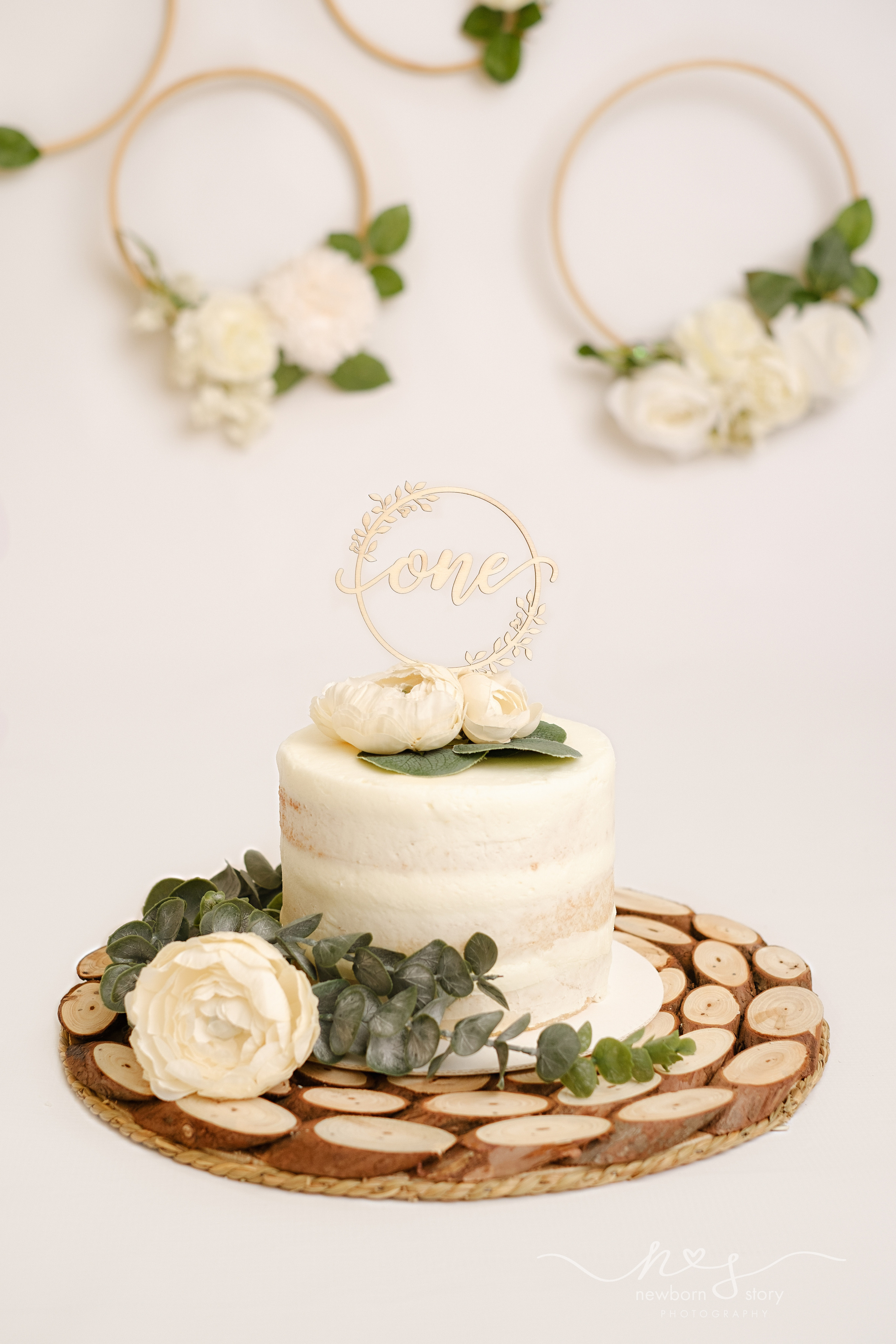 CAKE SMASH PHOTOGRAPHY. Newborn, Sitter and Cake Smash Photographer in Doha, Qatar