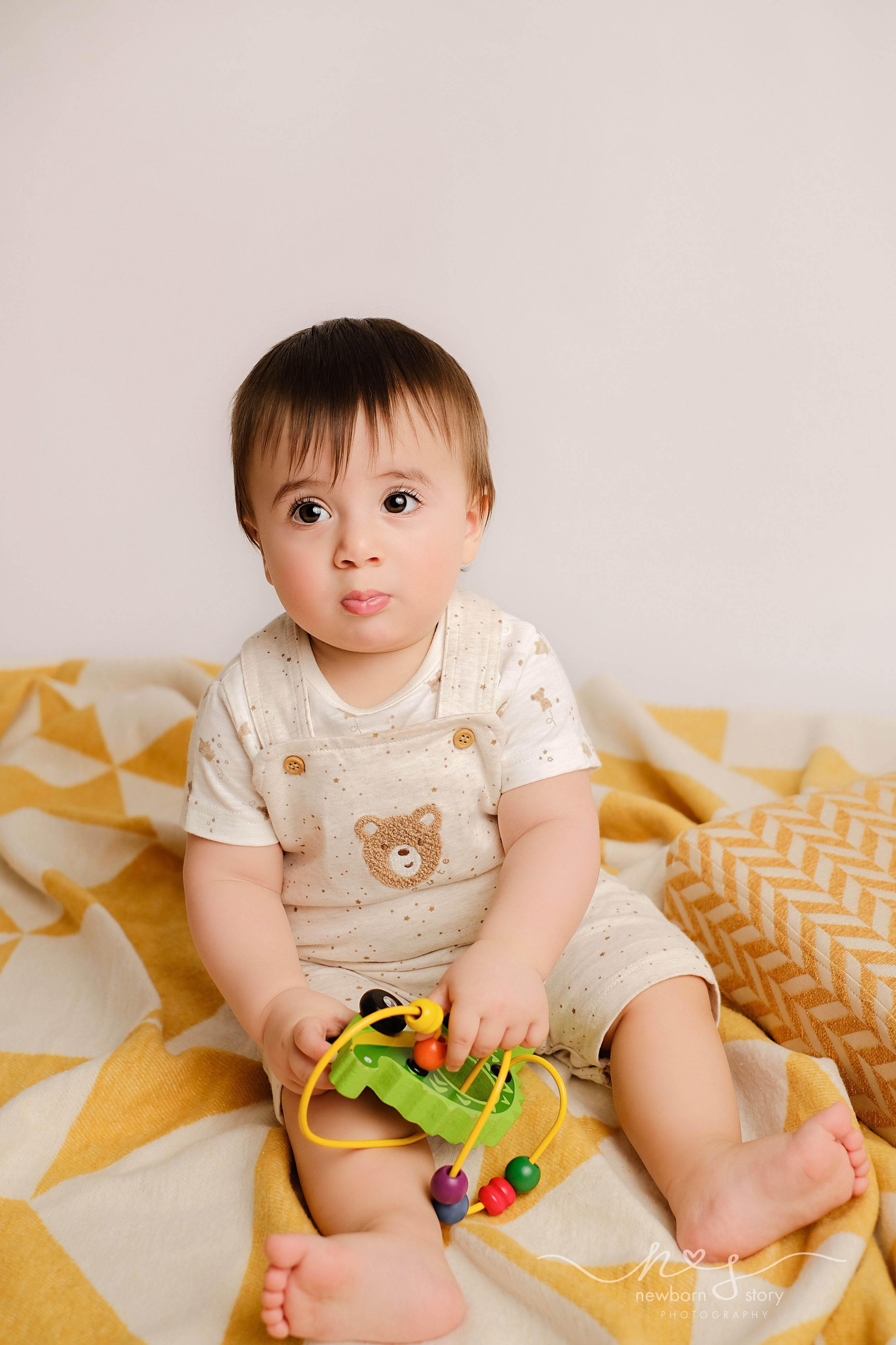 SITTER PHOTOGRAPHY. Newborn, Sitter and Cake Smash Photographer in Doha, Qatar