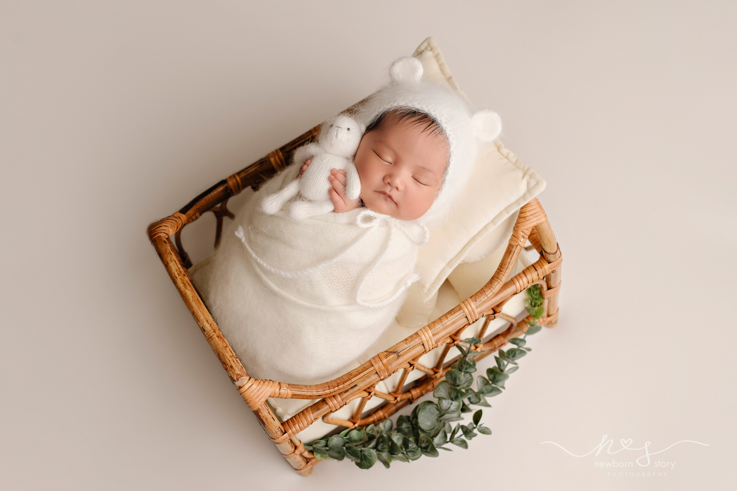 NEWBORN PHOTOGRAPHY. Newborn, Sitter and Cake Smash Photographer in Doha, Qatar