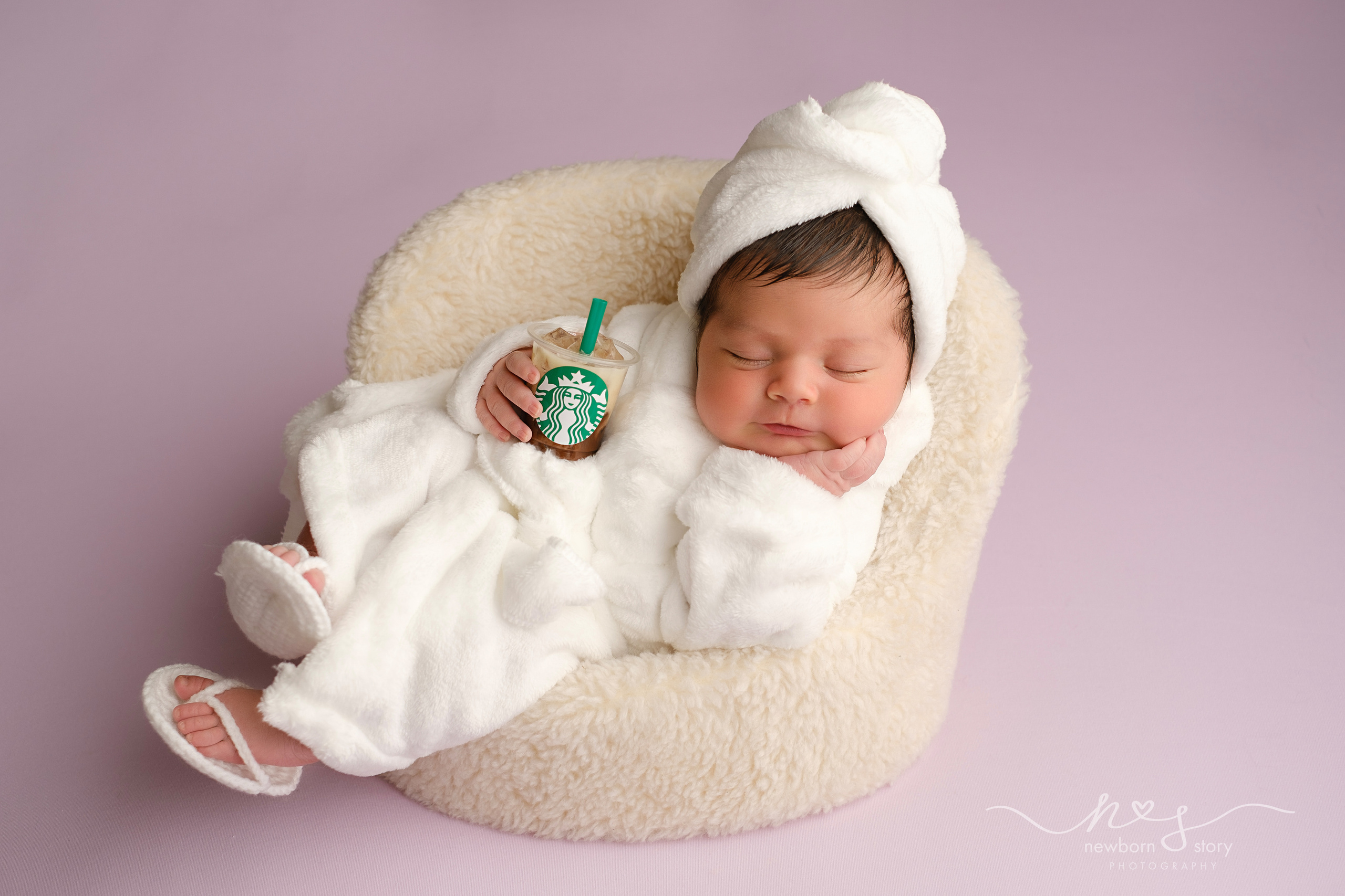 NEWBORN PHOTOGRAPHY. Newborn, Sitter and Cake Smash Photographer in Doha, Qatar