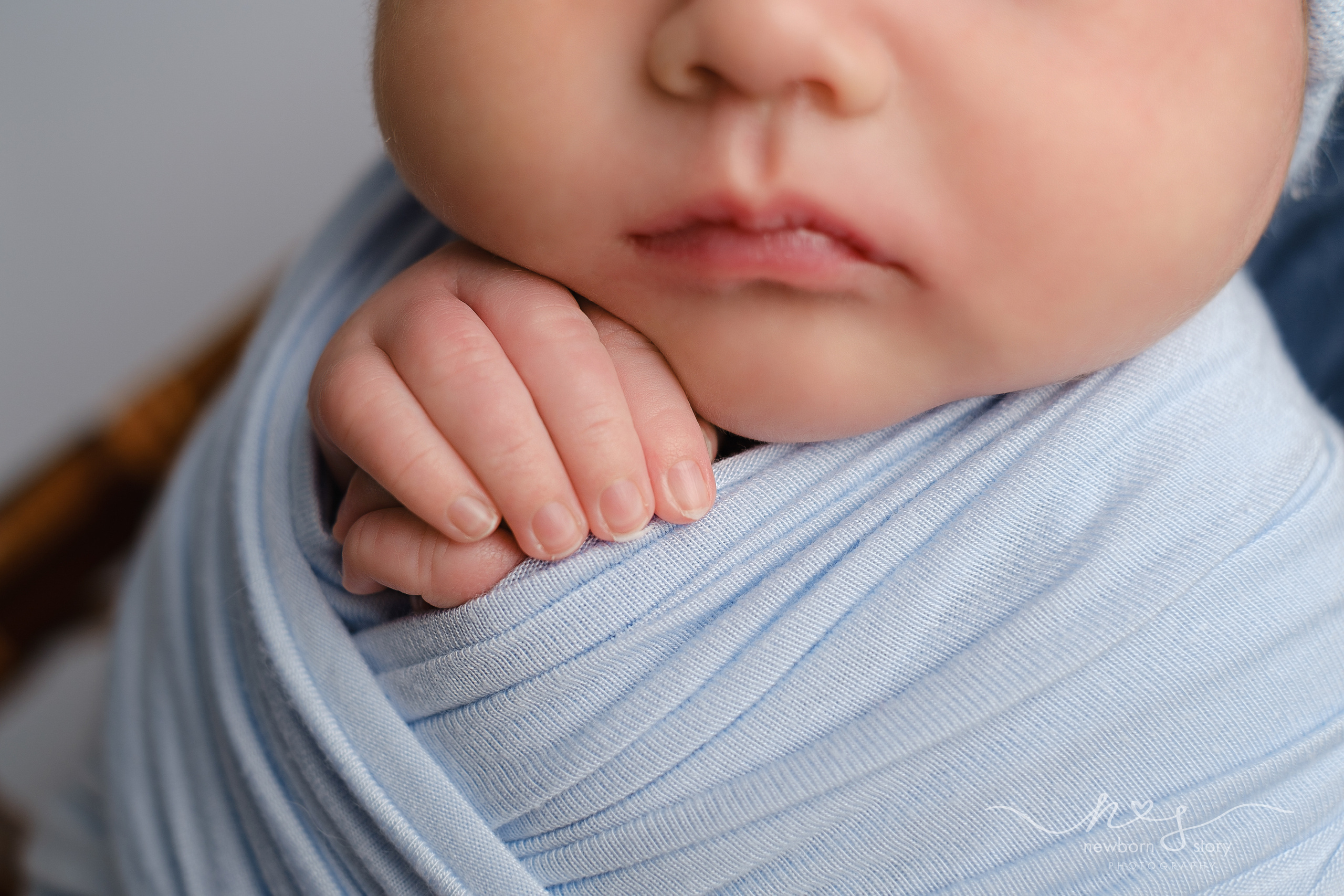 NEWBORN PHOTOGRAPHY. Newborn, Sitter and Cake Smash Photographer in Doha, Qatar