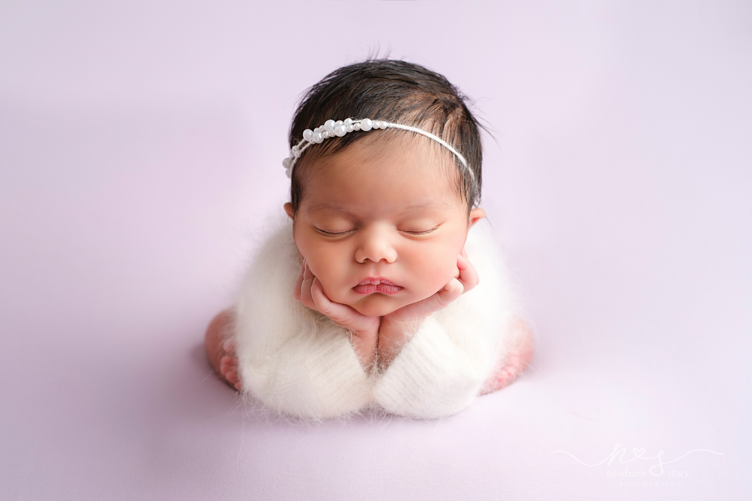 NEWBORN PHOTOGRAPHY. Newborn, Sitter and Cake Smash Photographer in Doha, Qatar