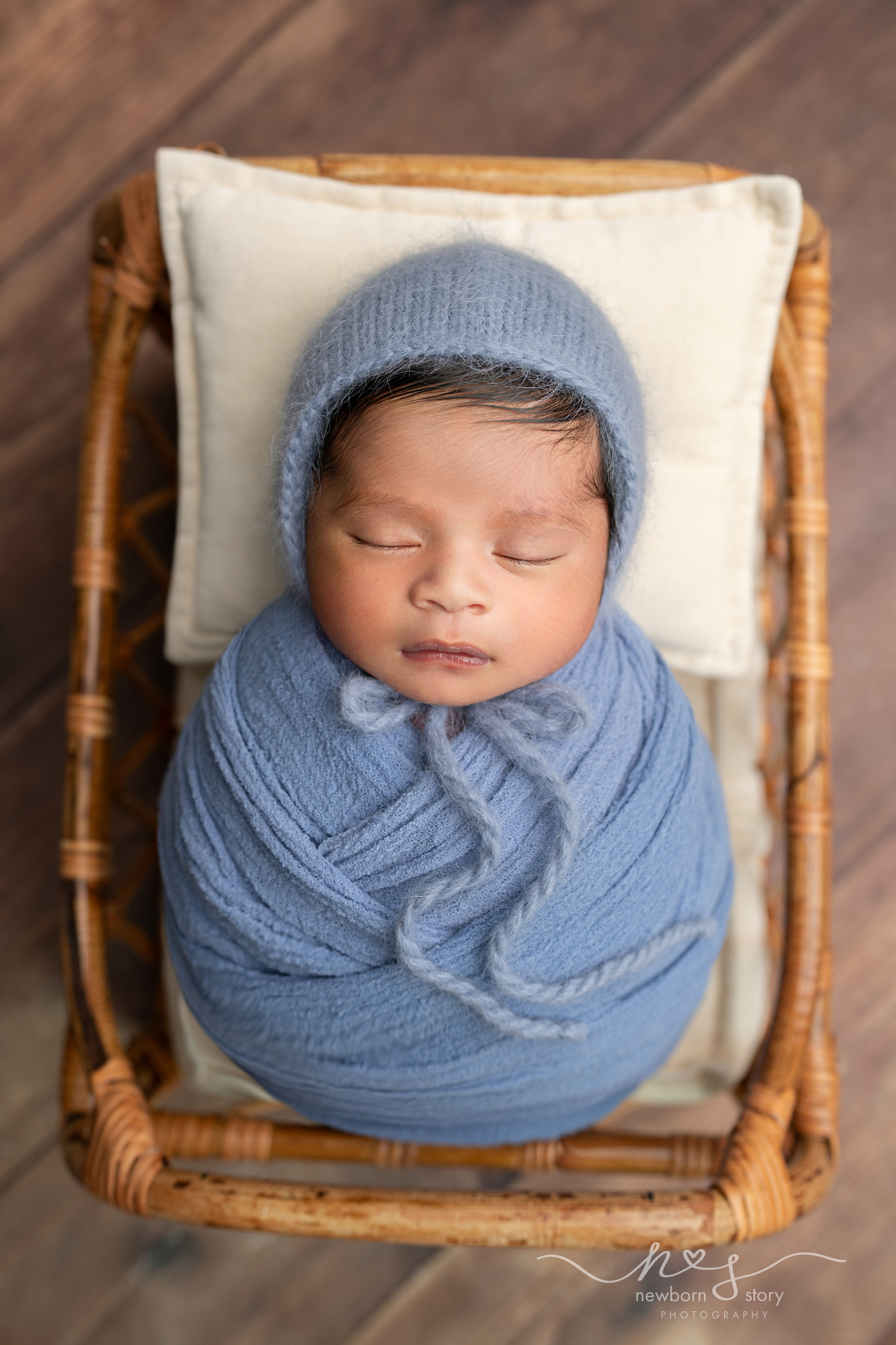 NEWBORN PHOTOGRAPHY. Newborn, Sitter and Cake Smash Photographer in Doha, Qatar