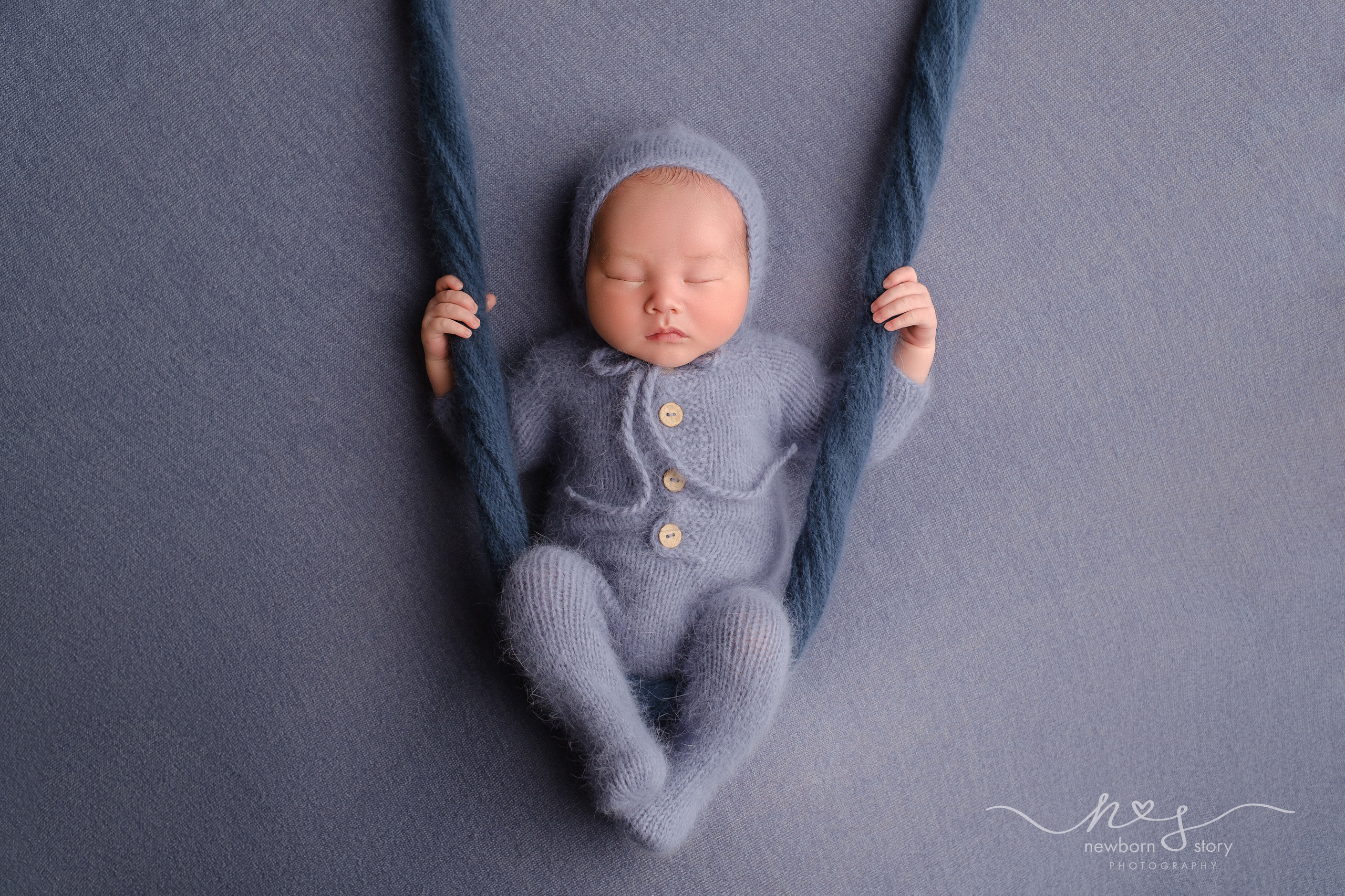 NEWBORN PHOTOGRAPHY. Newborn, Sitter and Cake Smash Photographer in Doha, Qatar