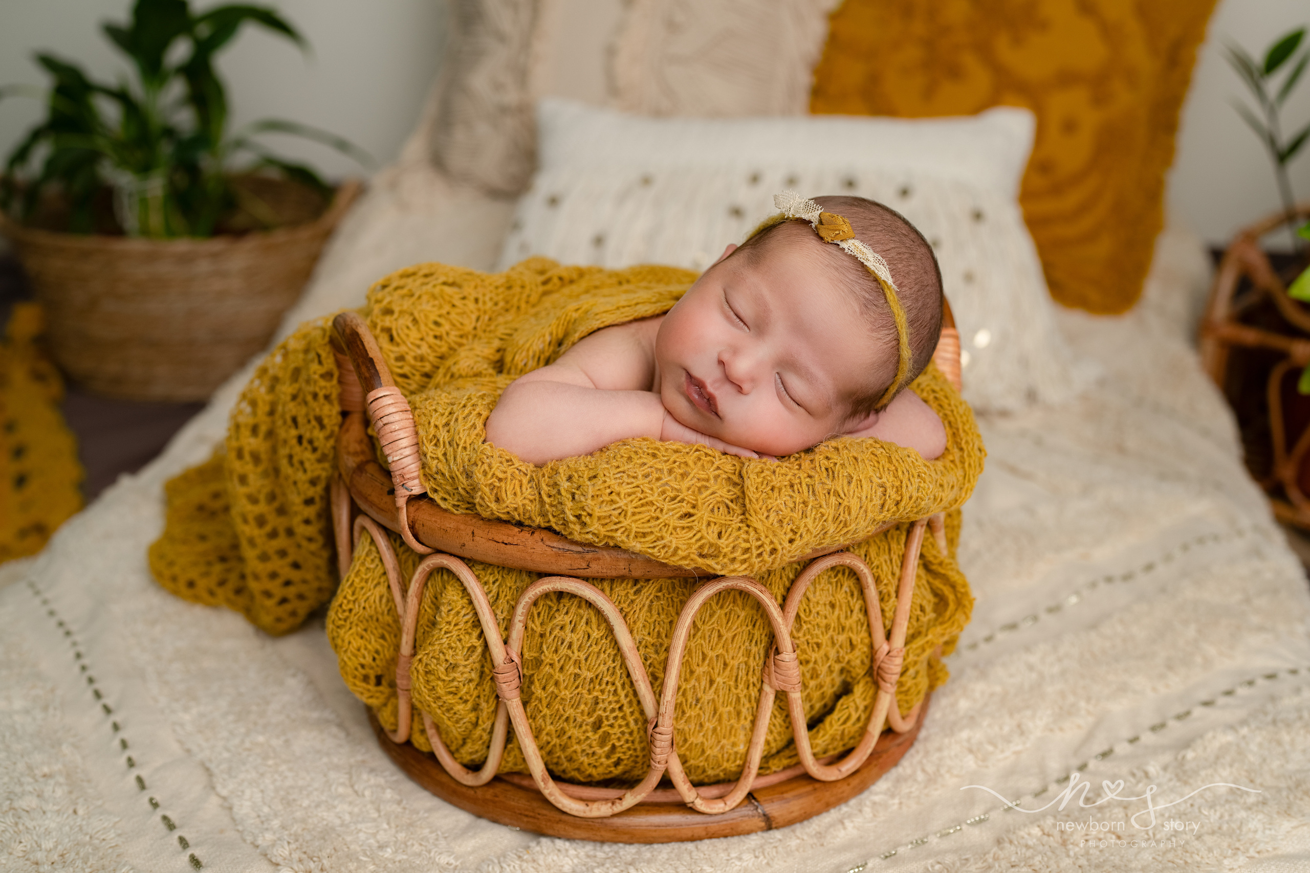 NEWBORN PHOTOGRAPHY. Newborn, Sitter and Cake Smash Photographer in Doha, Qatar