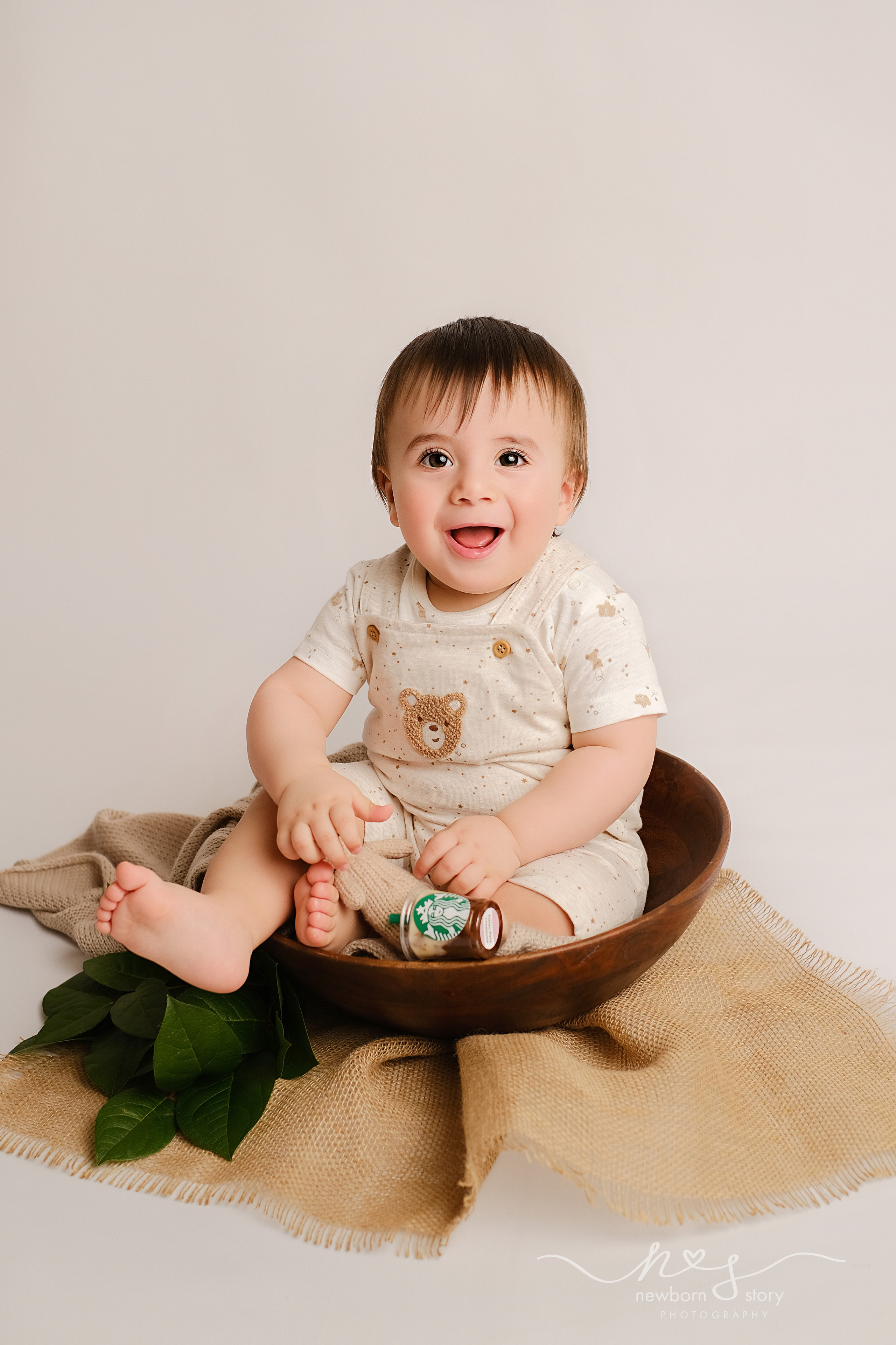 SITTER PHOTOGRAPHY. Newborn, Sitter and Cake Smash Photographer in Doha, Qatar