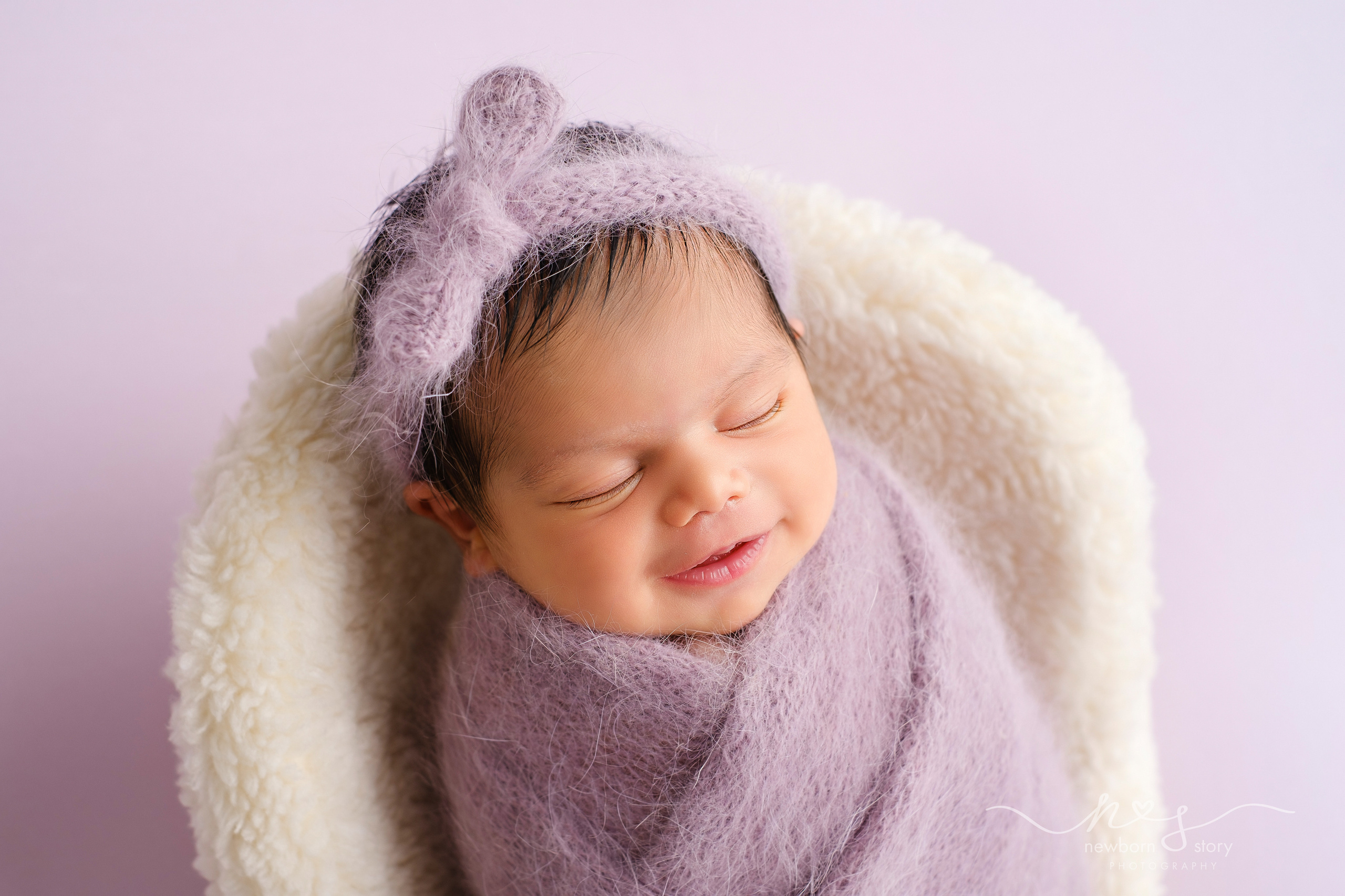 NEWBORN PHOTOGRAPHY. Newborn, Sitter and Cake Smash Photographer in Doha, Qatar
